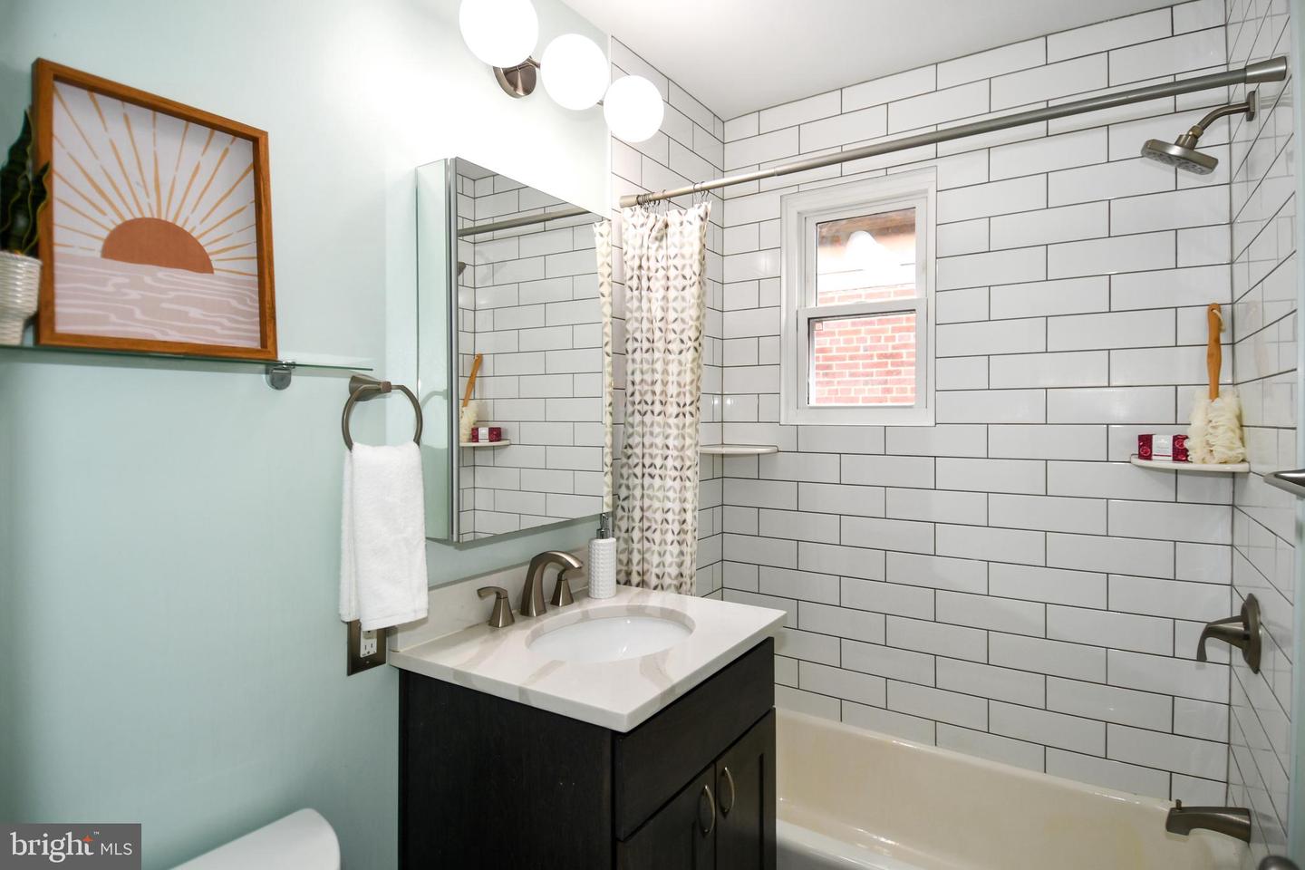 1627 MASSACHUSETTS AVE SE #302, WASHINGTON, District Of Columbia 20003, 1 Bedroom Bedrooms, ,1 BathroomBathrooms,Residential,For sale,1627 MASSACHUSETTS AVE SE #302,DCDC2247038 MLS # DCDC2247038