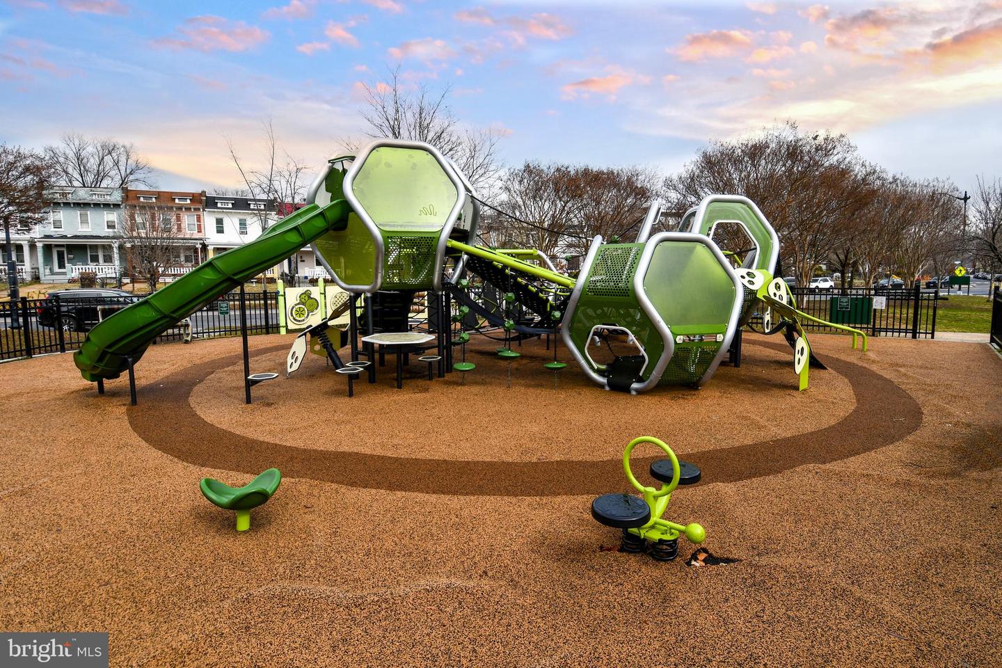 1627 MASSACHUSETTS AVE SE #302, WASHINGTON, District Of Columbia 20003, 1 Bedroom Bedrooms, ,1 BathroomBathrooms,Residential,For sale,1627 MASSACHUSETTS AVE SE #302,DCDC2247038 MLS # DCDC2247038