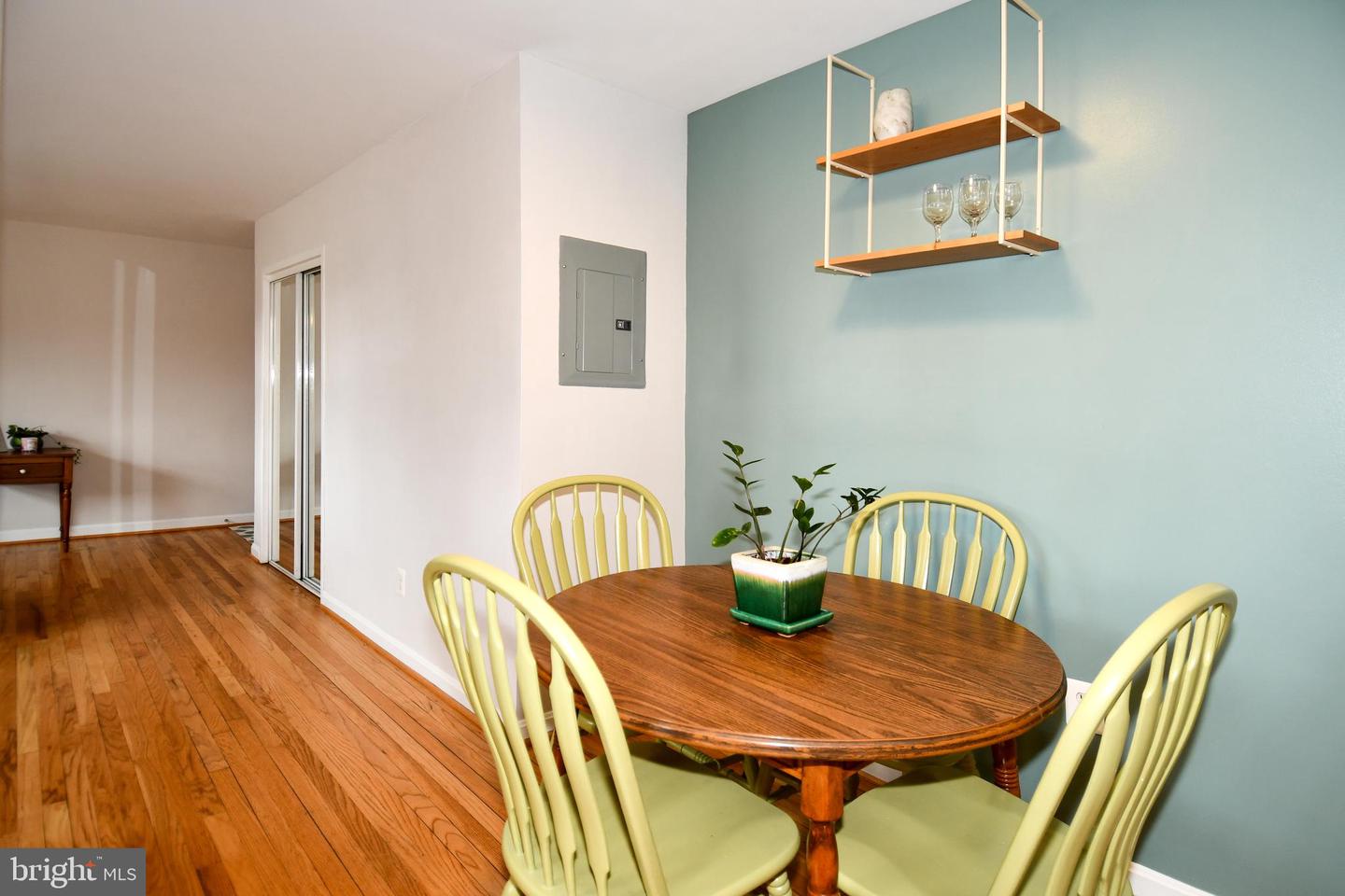 1627 MASSACHUSETTS AVE SE #302, WASHINGTON, District Of Columbia 20003, 1 Bedroom Bedrooms, ,1 BathroomBathrooms,Residential,For sale,1627 MASSACHUSETTS AVE SE #302,DCDC2247038 MLS # DCDC2247038