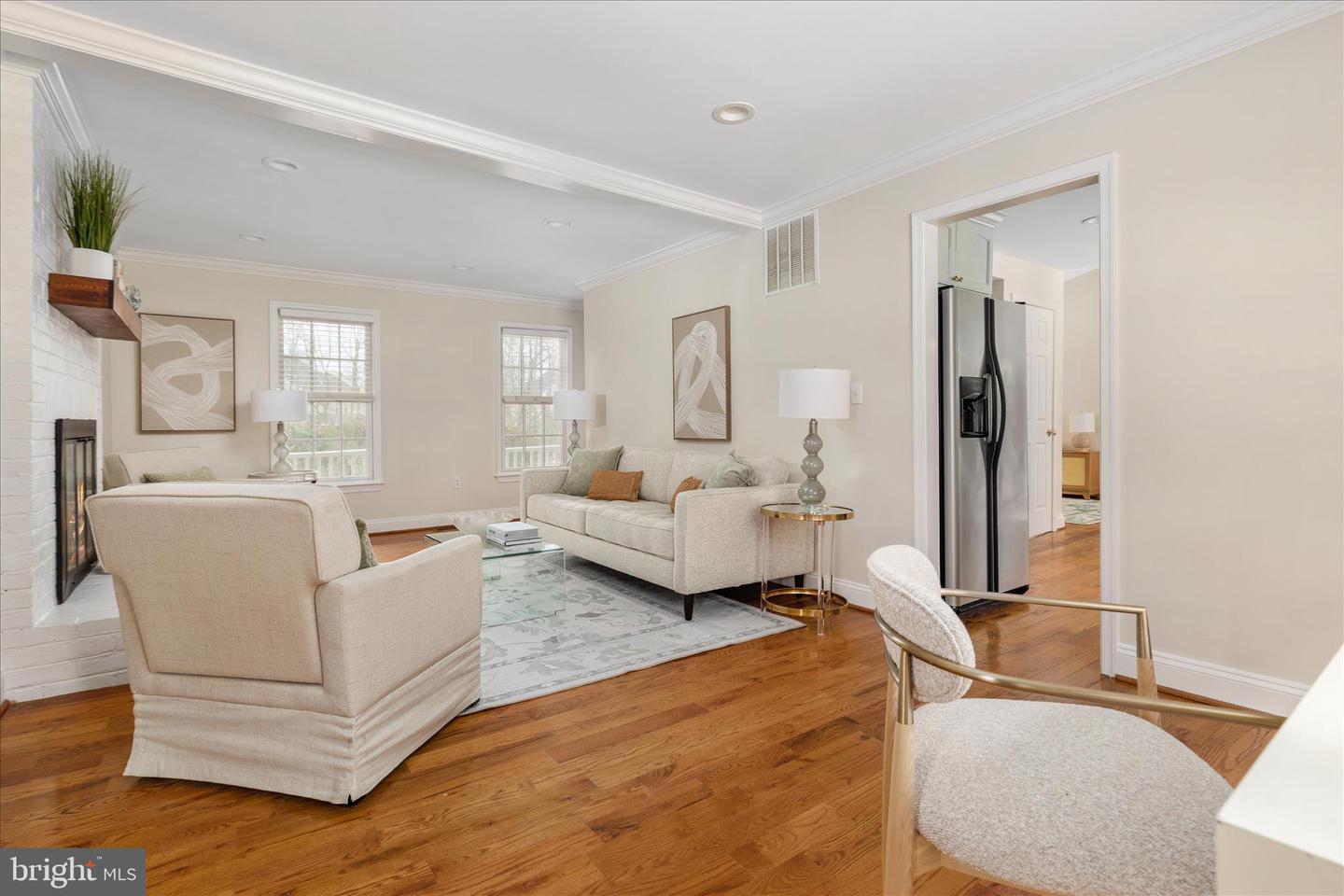 11815 BROCKMAN LN, GREAT FALLS, Virginia 22066, 3 Bedrooms Bedrooms, 7 Rooms Rooms,2 BathroomsBathrooms,Residential,For sale,11815 BROCKMAN LN,VALO2116348 MLS # VALO2116348