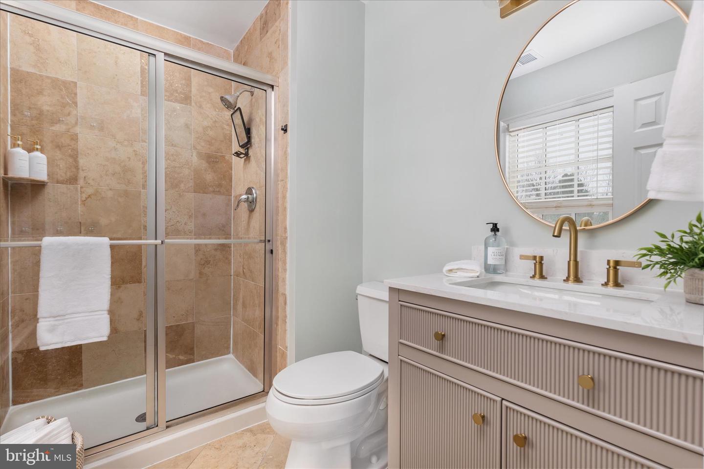 11815 BROCKMAN LN, GREAT FALLS, Virginia 22066, 3 Bedrooms Bedrooms, 7 Rooms Rooms,2 BathroomsBathrooms,Residential,For sale,11815 BROCKMAN LN,VALO2116348 MLS # VALO2116348