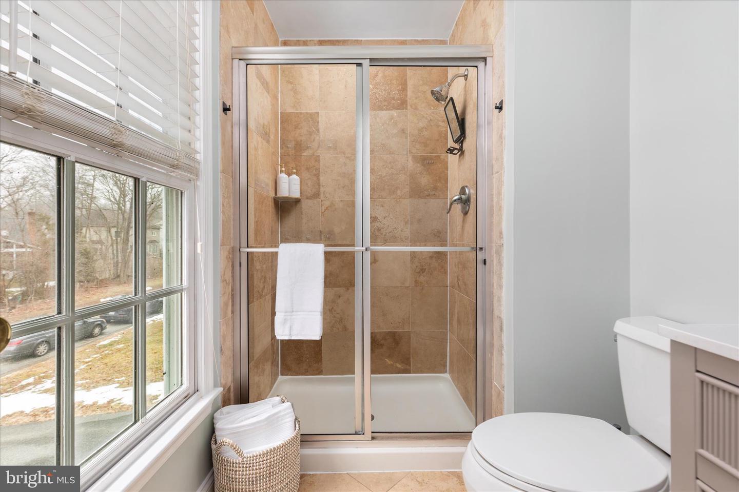 11815 BROCKMAN LN, GREAT FALLS, Virginia 22066, 3 Bedrooms Bedrooms, 7 Rooms Rooms,2 BathroomsBathrooms,Residential,For sale,11815 BROCKMAN LN,VALO2116348 MLS # VALO2116348