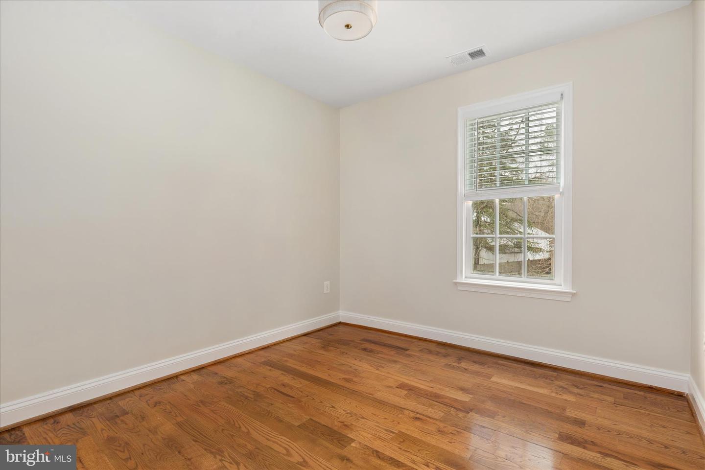 11815 BROCKMAN LN, GREAT FALLS, Virginia 22066, 3 Bedrooms Bedrooms, 7 Rooms Rooms,2 BathroomsBathrooms,Residential,For sale,11815 BROCKMAN LN,VALO2116348 MLS # VALO2116348