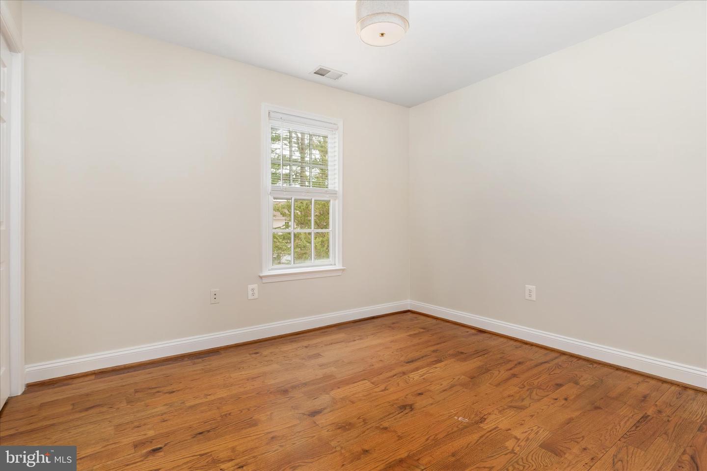 11815 BROCKMAN LN, GREAT FALLS, Virginia 22066, 3 Bedrooms Bedrooms, 7 Rooms Rooms,2 BathroomsBathrooms,Residential,For sale,11815 BROCKMAN LN,VALO2116348 MLS # VALO2116348