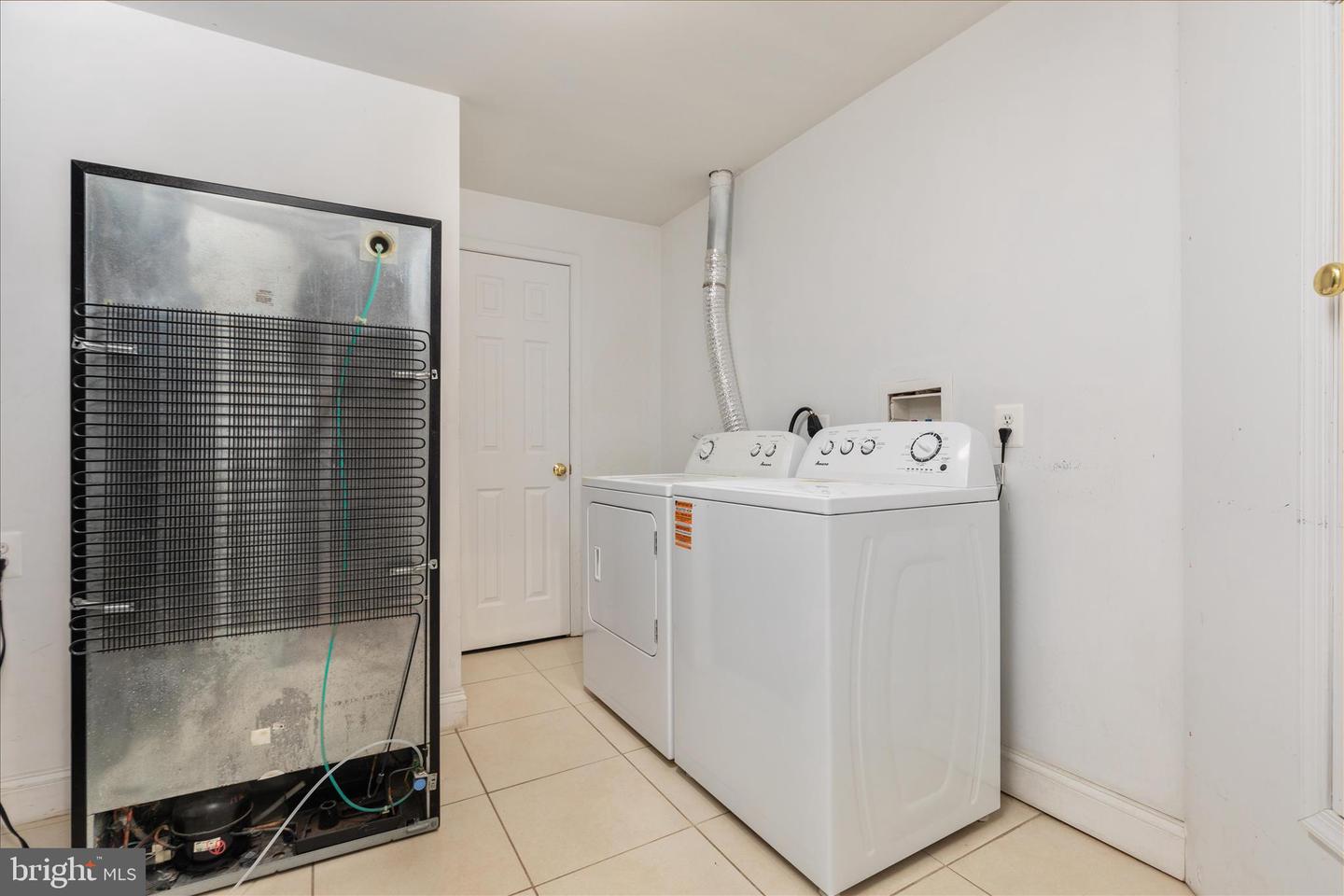 11815 BROCKMAN LN, GREAT FALLS, Virginia 22066, 3 Bedrooms Bedrooms, 7 Rooms Rooms,2 BathroomsBathrooms,Residential,For sale,11815 BROCKMAN LN,VALO2116348 MLS # VALO2116348