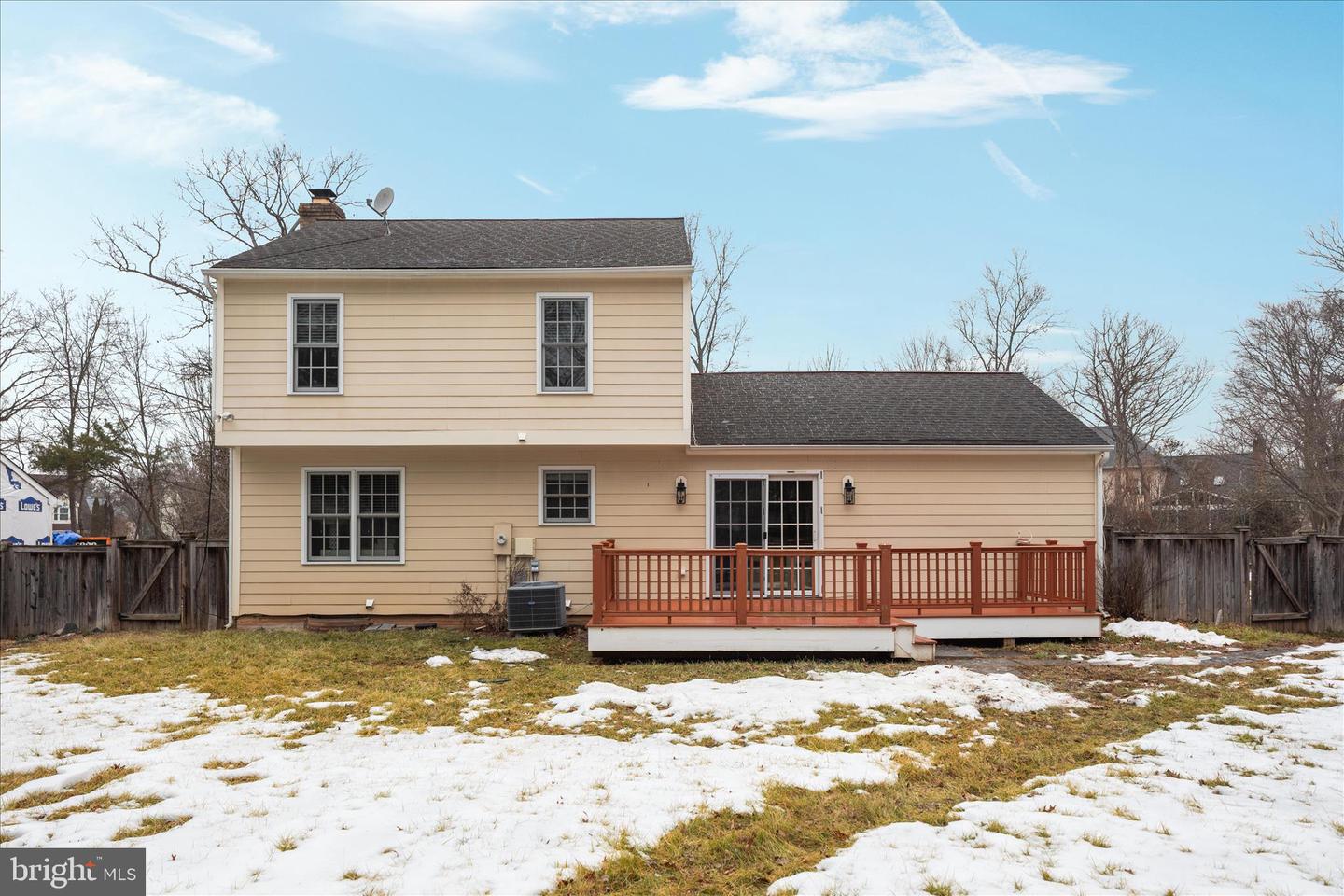 11815 BROCKMAN LN, GREAT FALLS, Virginia 22066, 3 Bedrooms Bedrooms, 7 Rooms Rooms,2 BathroomsBathrooms,Residential,For sale,11815 BROCKMAN LN,VALO2116348 MLS # VALO2116348