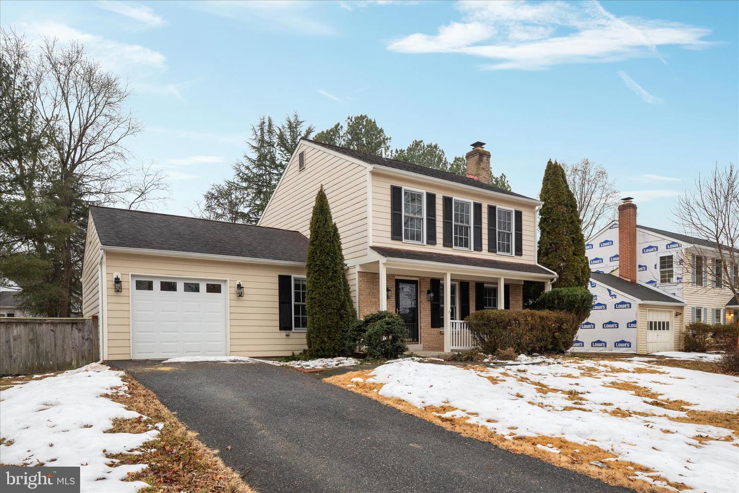 11815 BROCKMAN LN, GREAT FALLS, Virginia 22066, 3 Bedrooms Bedrooms, 7 Rooms Rooms,2 BathroomsBathrooms,Residential,For sale,11815 BROCKMAN LN,VALO2116348 MLS # VALO2116348