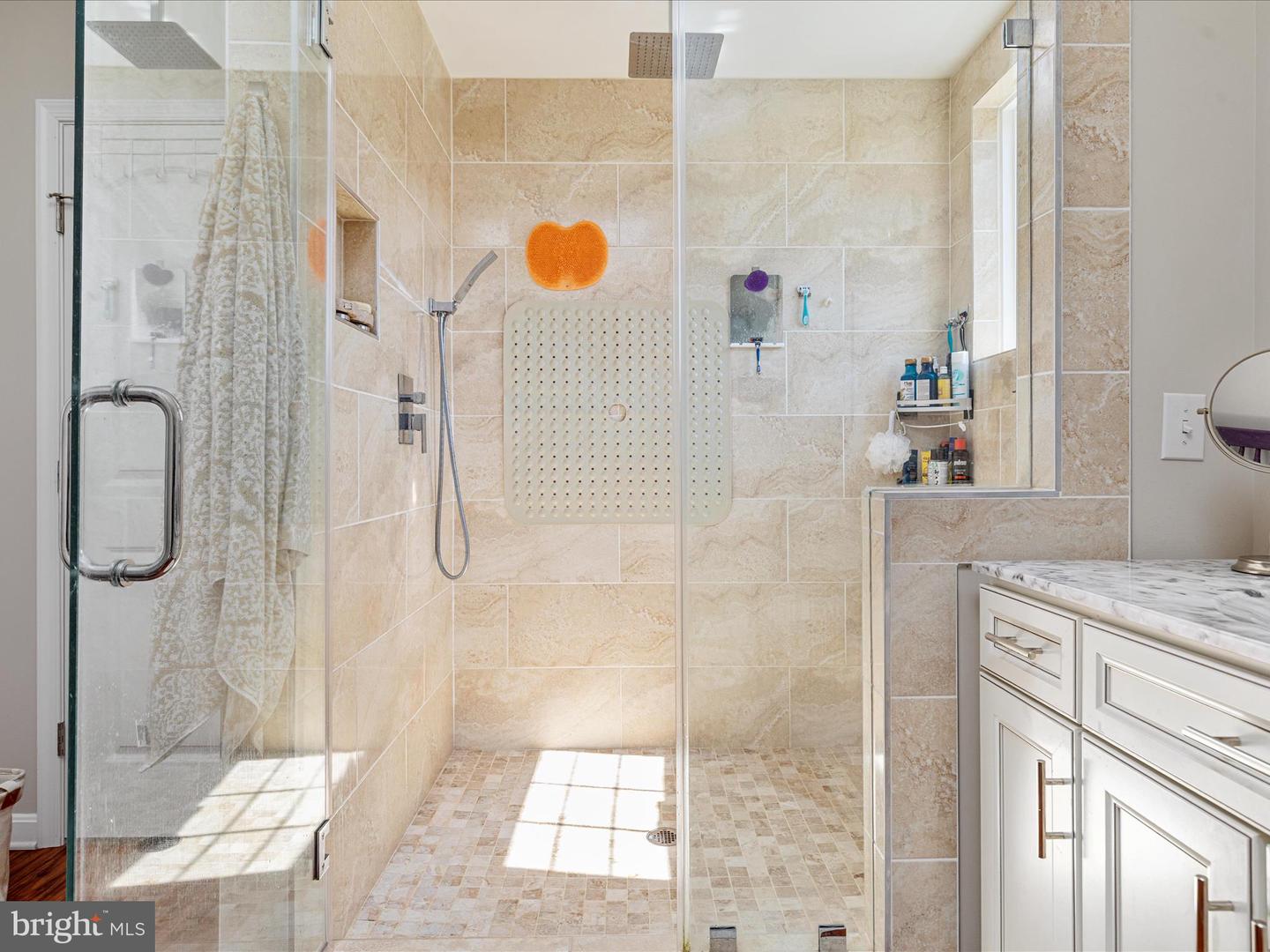 92 OAK HILL CT, STEPHENS CITY, Virginia 22655, 5 Bedrooms Bedrooms, ,3 BathroomsBathrooms,Residential,For sale,92 OAK HILL CT,VAWR2013466 MLS # VAWR2013466