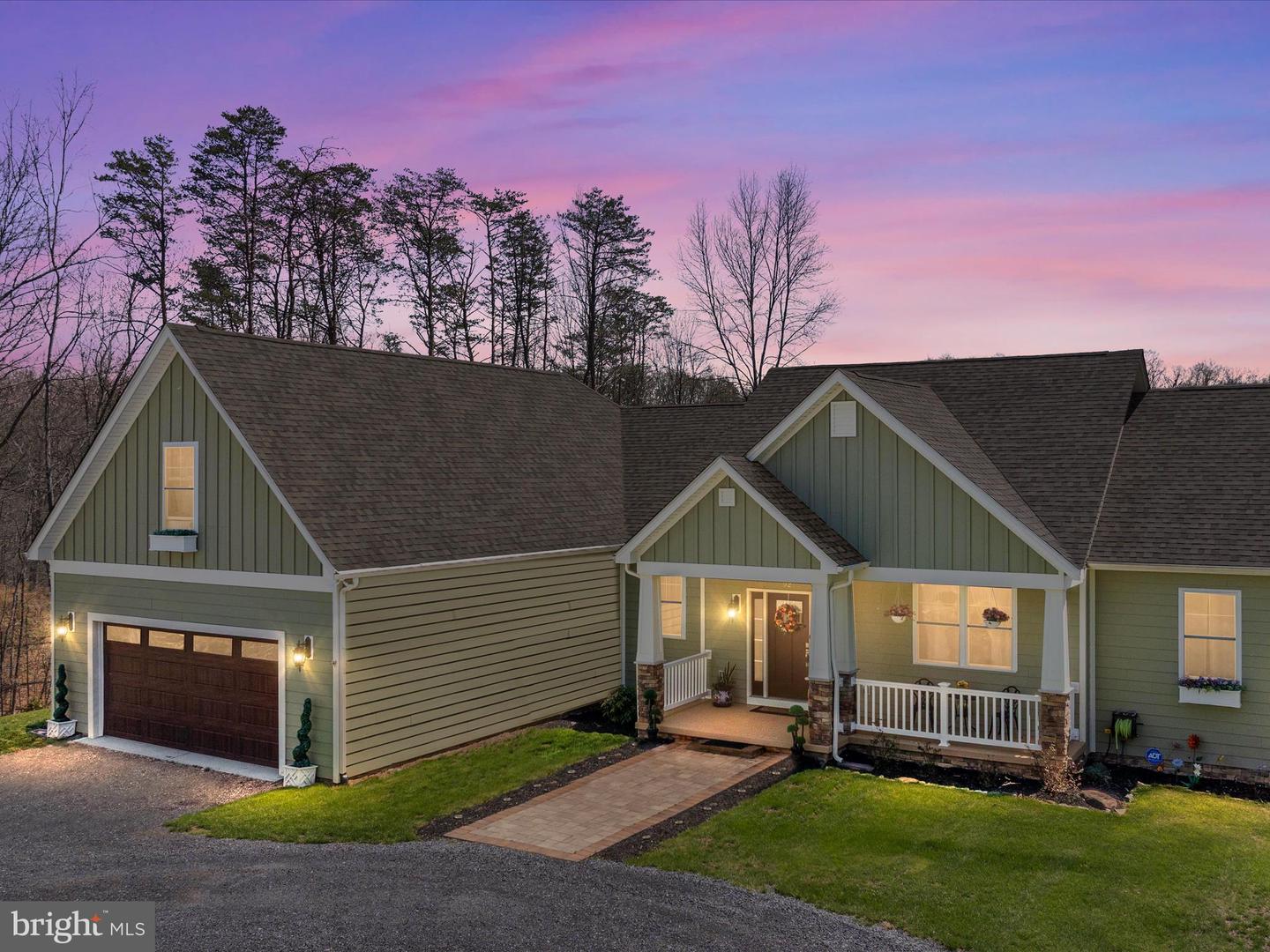 92 OAK HILL CT, STEPHENS CITY, Virginia 22655, 5 Bedrooms Bedrooms, ,3 BathroomsBathrooms,Residential,For sale,92 OAK HILL CT,VAWR2013466 MLS # VAWR2013466