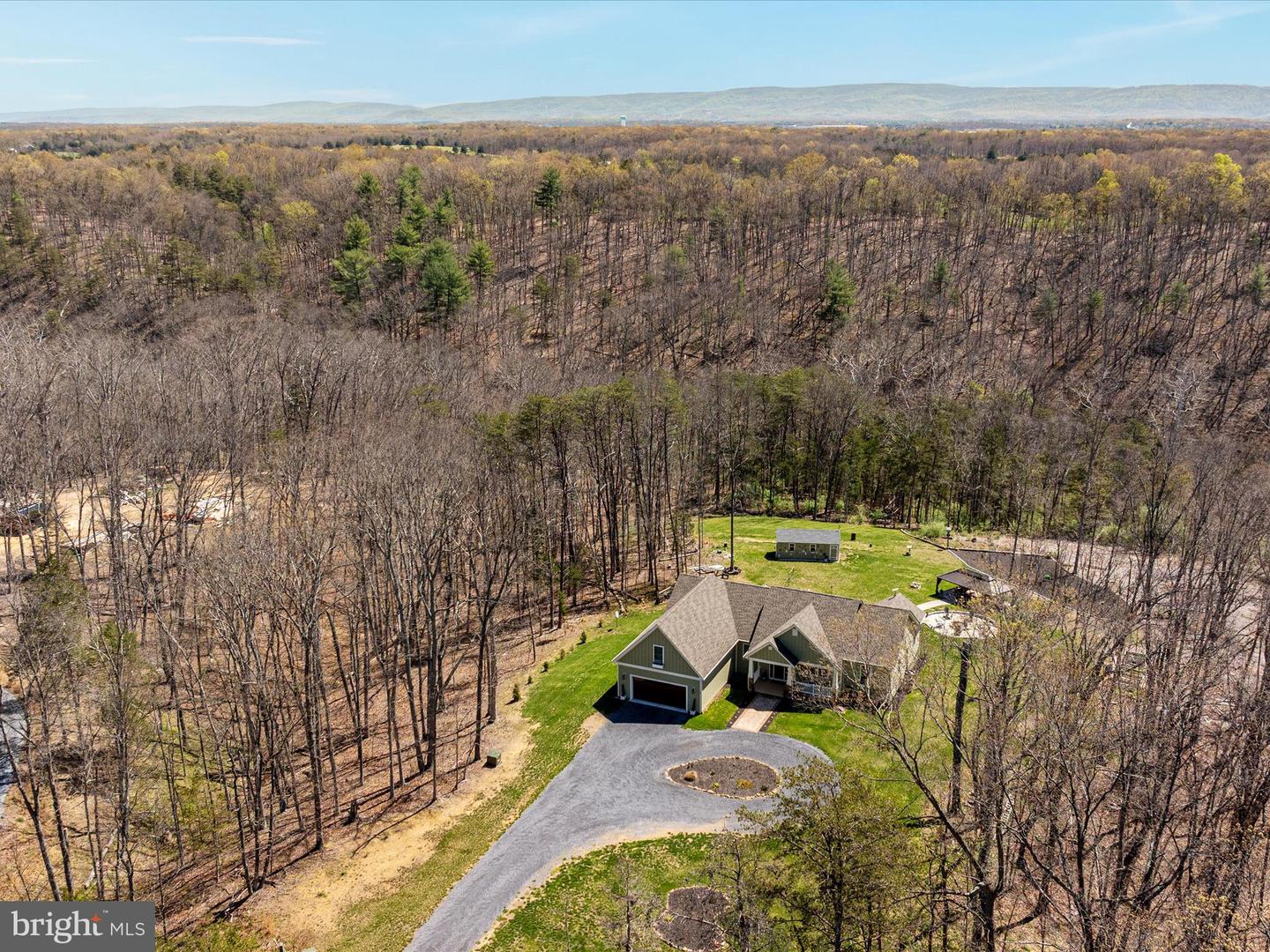 92 OAK HILL CT, STEPHENS CITY, Virginia 22655, 5 Bedrooms Bedrooms, ,3 BathroomsBathrooms,Residential,For sale,92 OAK HILL CT,VAWR2013466 MLS # VAWR2013466