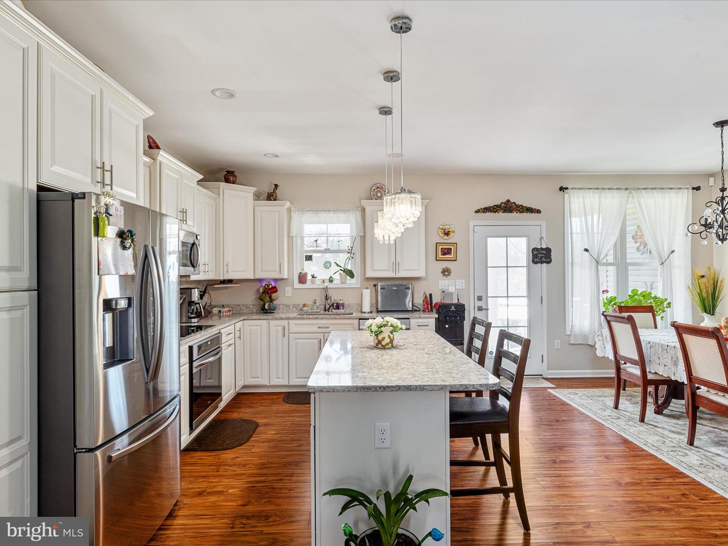 92 OAK HILL CT, STEPHENS CITY, Virginia 22655, 5 Bedrooms Bedrooms, ,3 BathroomsBathrooms,Residential,For sale,92 OAK HILL CT,VAWR2013466 MLS # VAWR2013466