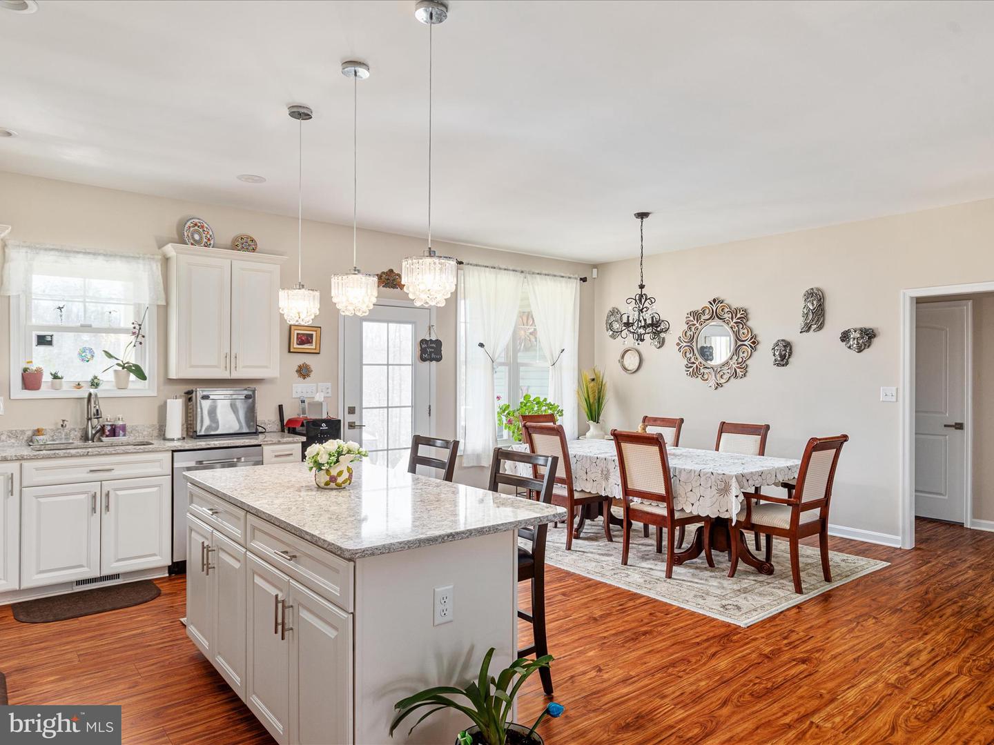 92 OAK HILL CT, STEPHENS CITY, Virginia 22655, 5 Bedrooms Bedrooms, ,3 BathroomsBathrooms,Residential,For sale,92 OAK HILL CT,VAWR2013466 MLS # VAWR2013466