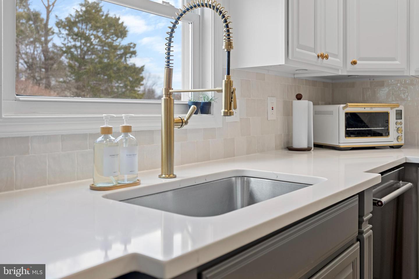 6516 ACORN CT, WARRENTON, Virginia 20187, 4 Bedrooms Bedrooms, ,3 BathroomsBathrooms,Residential,For sale,6516 ACORN CT,VAFQ2020644 MLS # VAFQ2020644