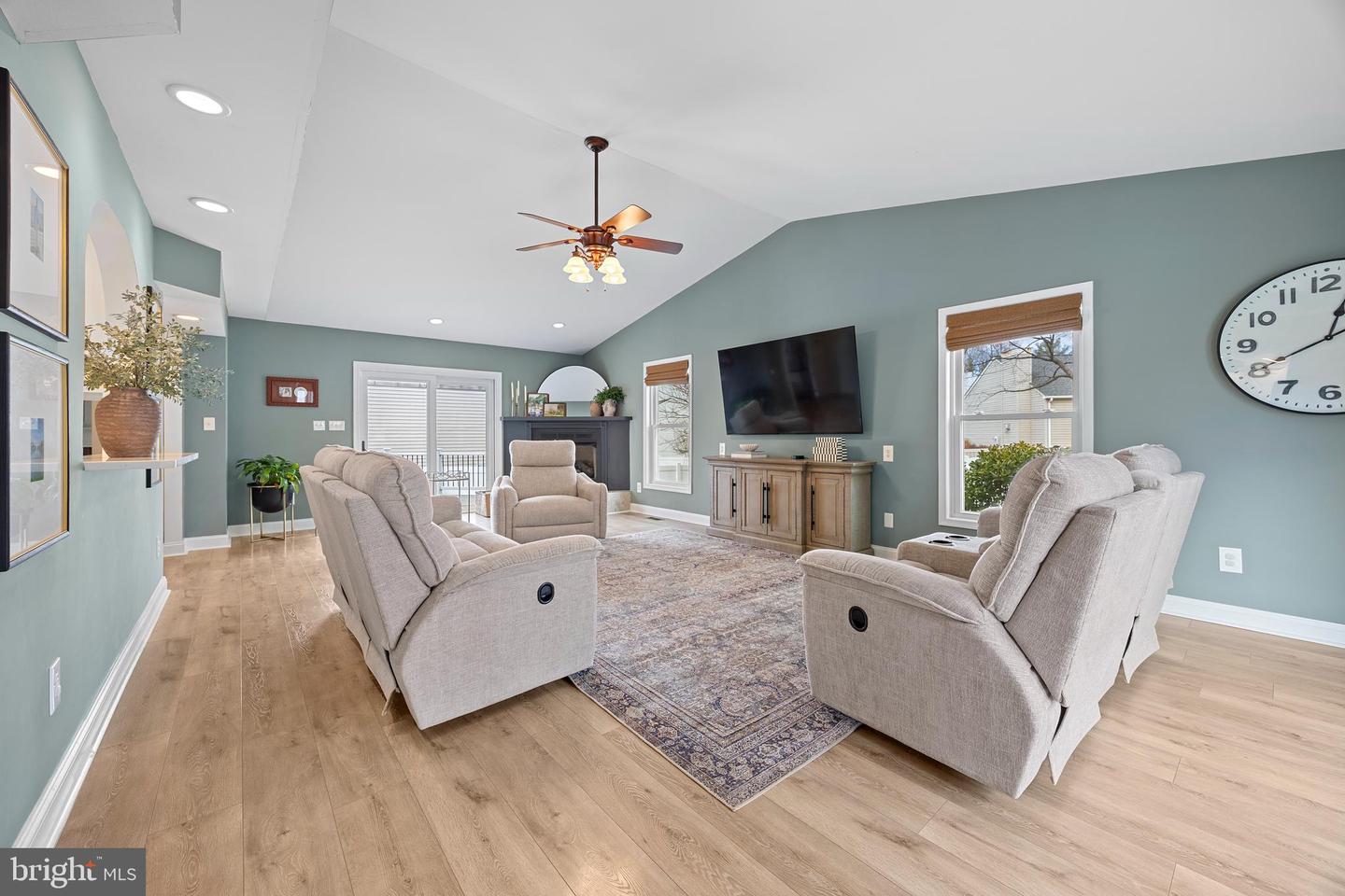 6516 ACORN CT, WARRENTON, Virginia 20187, 4 Bedrooms Bedrooms, ,3 BathroomsBathrooms,Residential,For sale,6516 ACORN CT,VAFQ2020644 MLS # VAFQ2020644