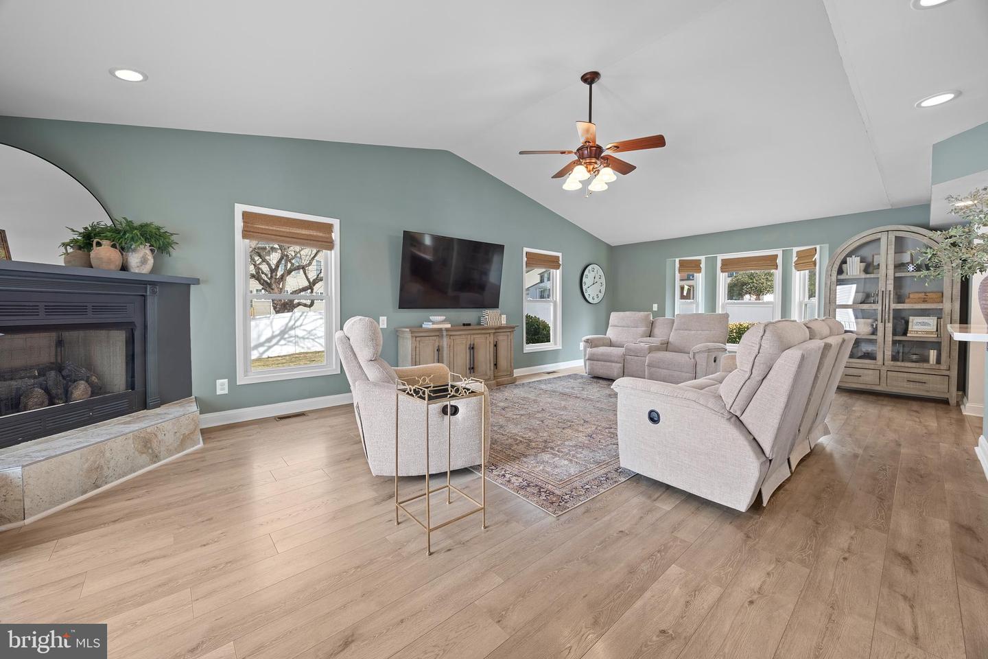 6516 ACORN CT, WARRENTON, Virginia 20187, 4 Bedrooms Bedrooms, ,3 BathroomsBathrooms,Residential,For sale,6516 ACORN CT,VAFQ2020644 MLS # VAFQ2020644