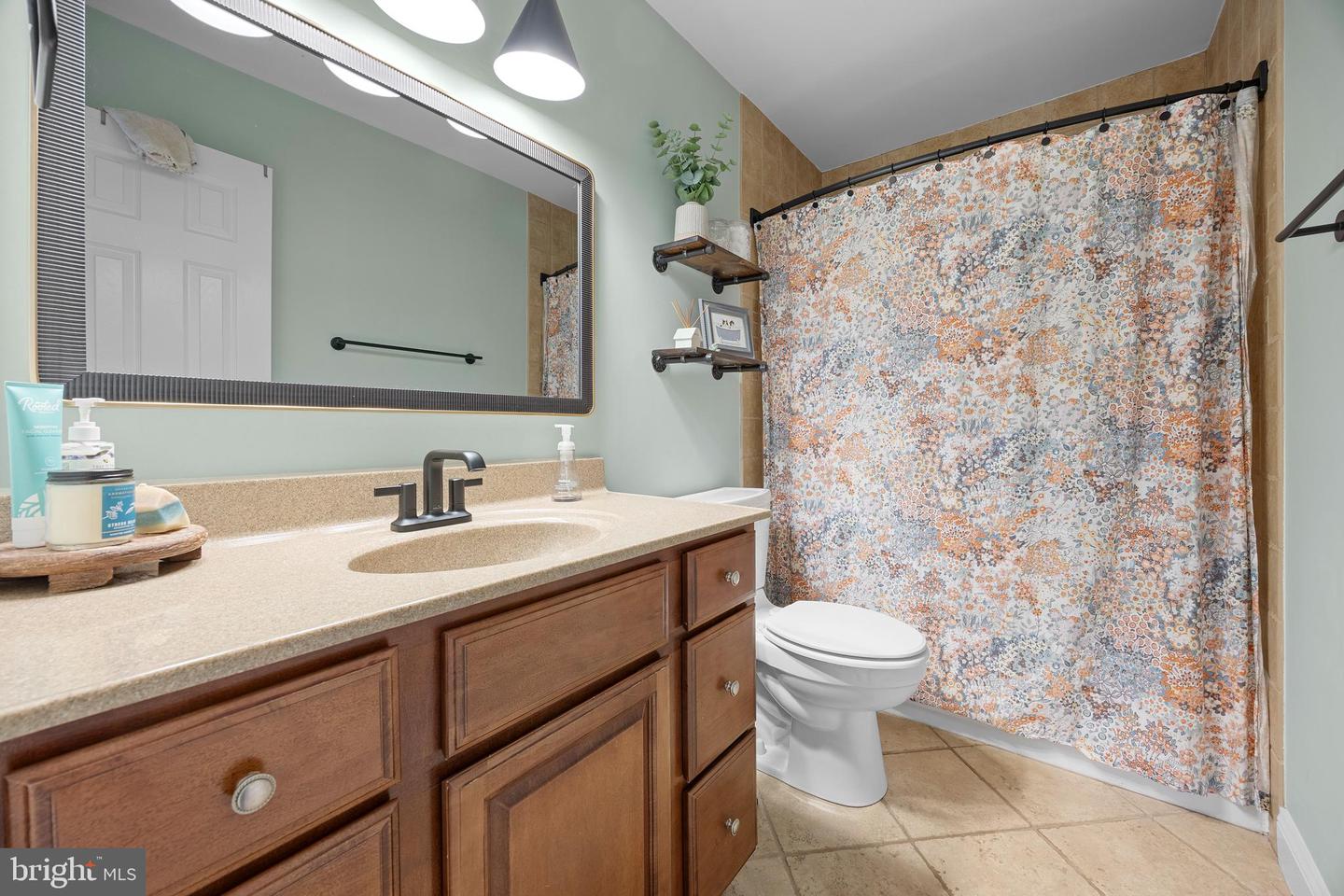 6516 ACORN CT, WARRENTON, Virginia 20187, 4 Bedrooms Bedrooms, ,3 BathroomsBathrooms,Residential,For sale,6516 ACORN CT,VAFQ2020644 MLS # VAFQ2020644