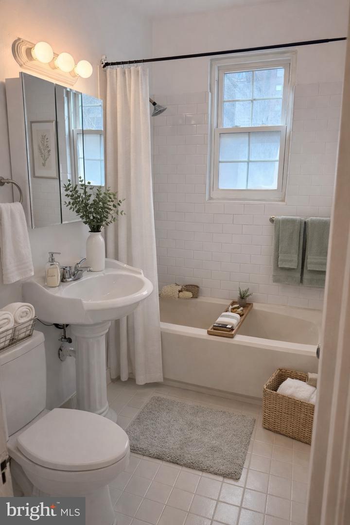 1922 N RHODES ST N #78, ARLINGTON, Virginia 22201, 1 Bedroom Bedrooms, ,1 BathroomBathrooms,Residential,For sale,1922 N RHODES ST N #78,VAAR2069116 MLS # VAAR2069116