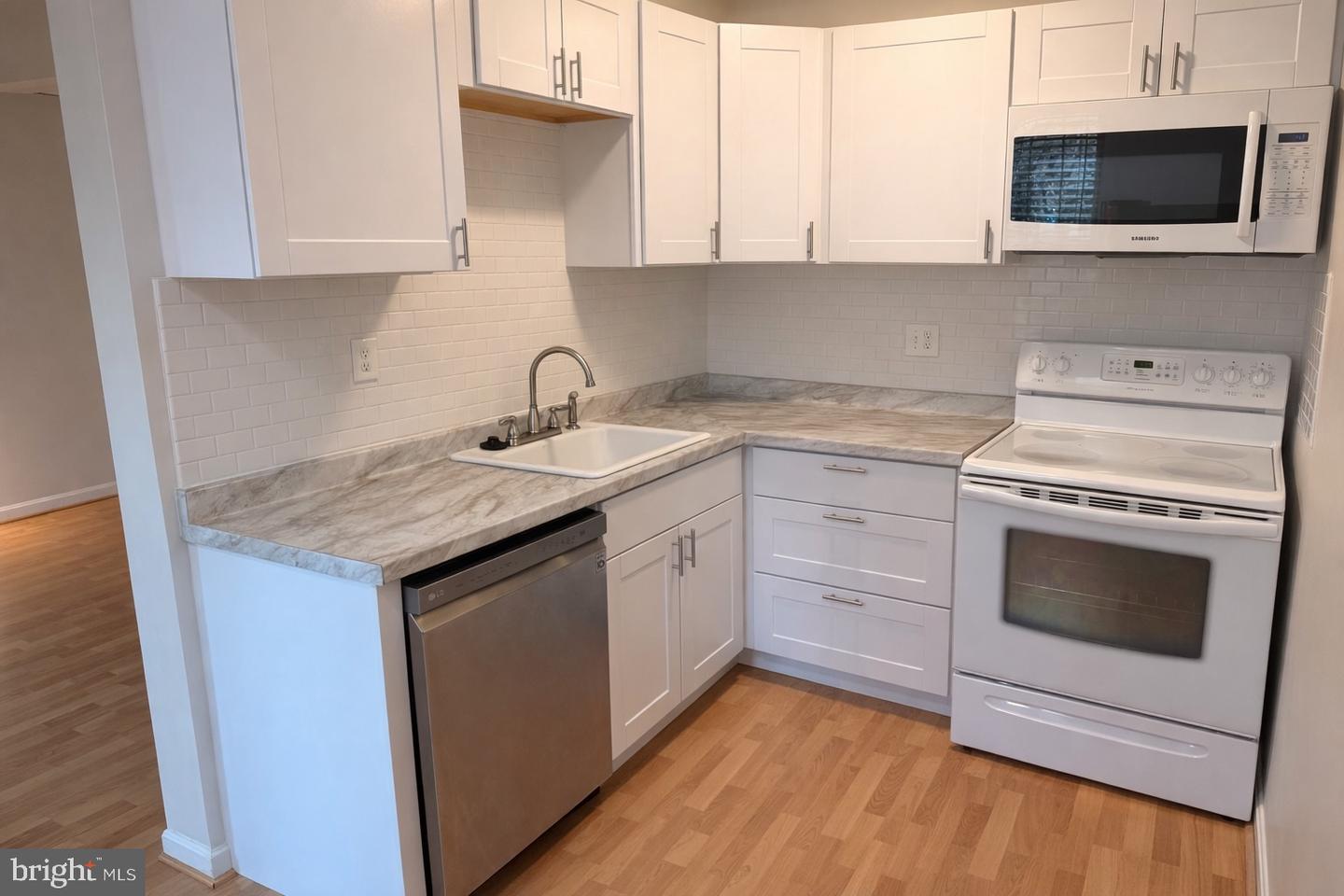 1922 N RHODES ST N #78, ARLINGTON, Virginia 22201, 1 Bedroom Bedrooms, ,1 BathroomBathrooms,Residential,For sale,1922 N RHODES ST N #78,VAAR2069116 MLS # VAAR2069116