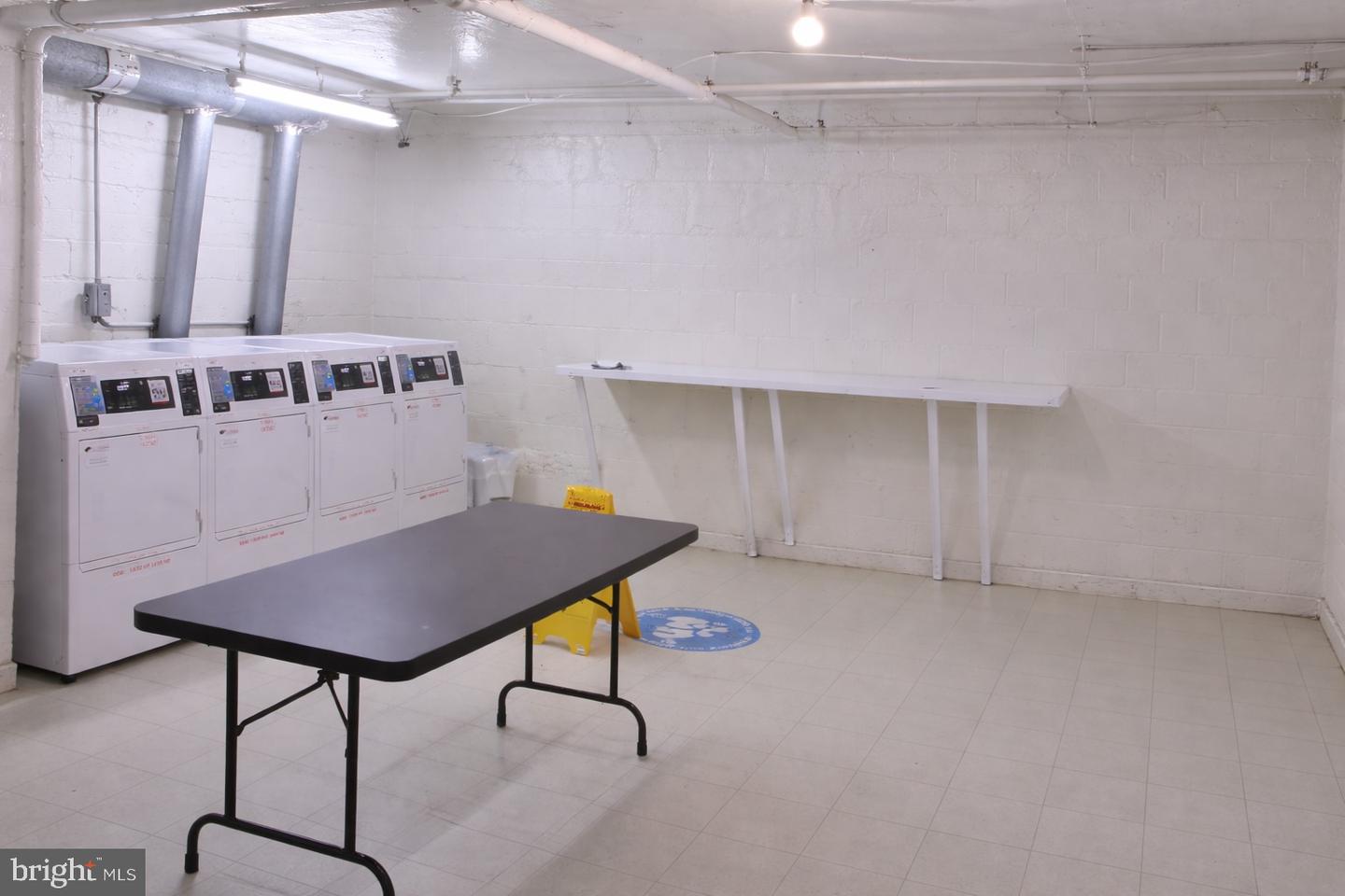 1922 N RHODES ST N #78, ARLINGTON, Virginia 22201, 1 Bedroom Bedrooms, ,1 BathroomBathrooms,Residential,For sale,1922 N RHODES ST N #78,VAAR2069116 MLS # VAAR2069116