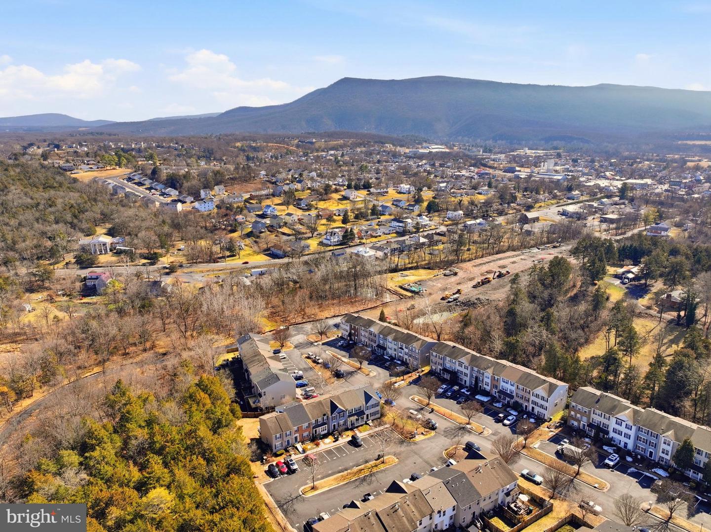 200 CANNON CT, STRASBURG, Virginia 22657, 3 Bedrooms Bedrooms, ,2 BathroomsBathrooms,Residential,For sale,200 CANNON CT,VASH2013642 MLS # VASH2013642