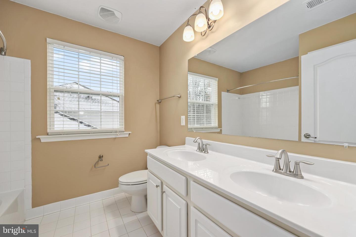 5431 BANTRY CT, WOODBRIDGE, Virginia 22193, 4 Bedrooms Bedrooms, ,4 BathroomsBathrooms,Residential,For sale,5431 BANTRY CT,VAPW2112940 MLS # VAPW2112940