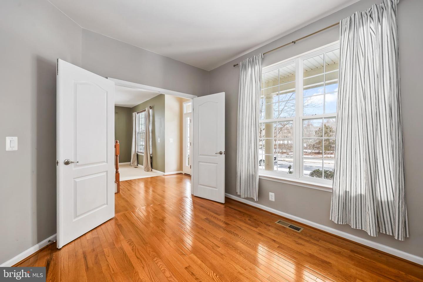 5431 BANTRY CT, WOODBRIDGE, Virginia 22193, 4 Bedrooms Bedrooms, ,4 BathroomsBathrooms,Residential,For sale,5431 BANTRY CT,VAPW2112940 MLS # VAPW2112940