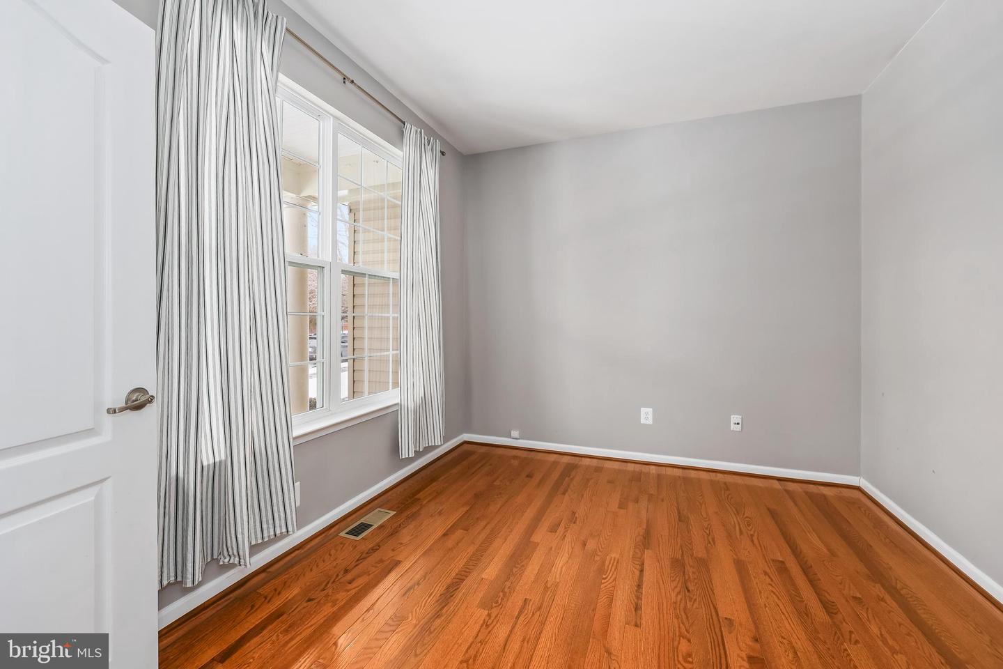 5431 BANTRY CT, WOODBRIDGE, Virginia 22193, 4 Bedrooms Bedrooms, ,4 BathroomsBathrooms,Residential,For sale,5431 BANTRY CT,VAPW2112940 MLS # VAPW2112940