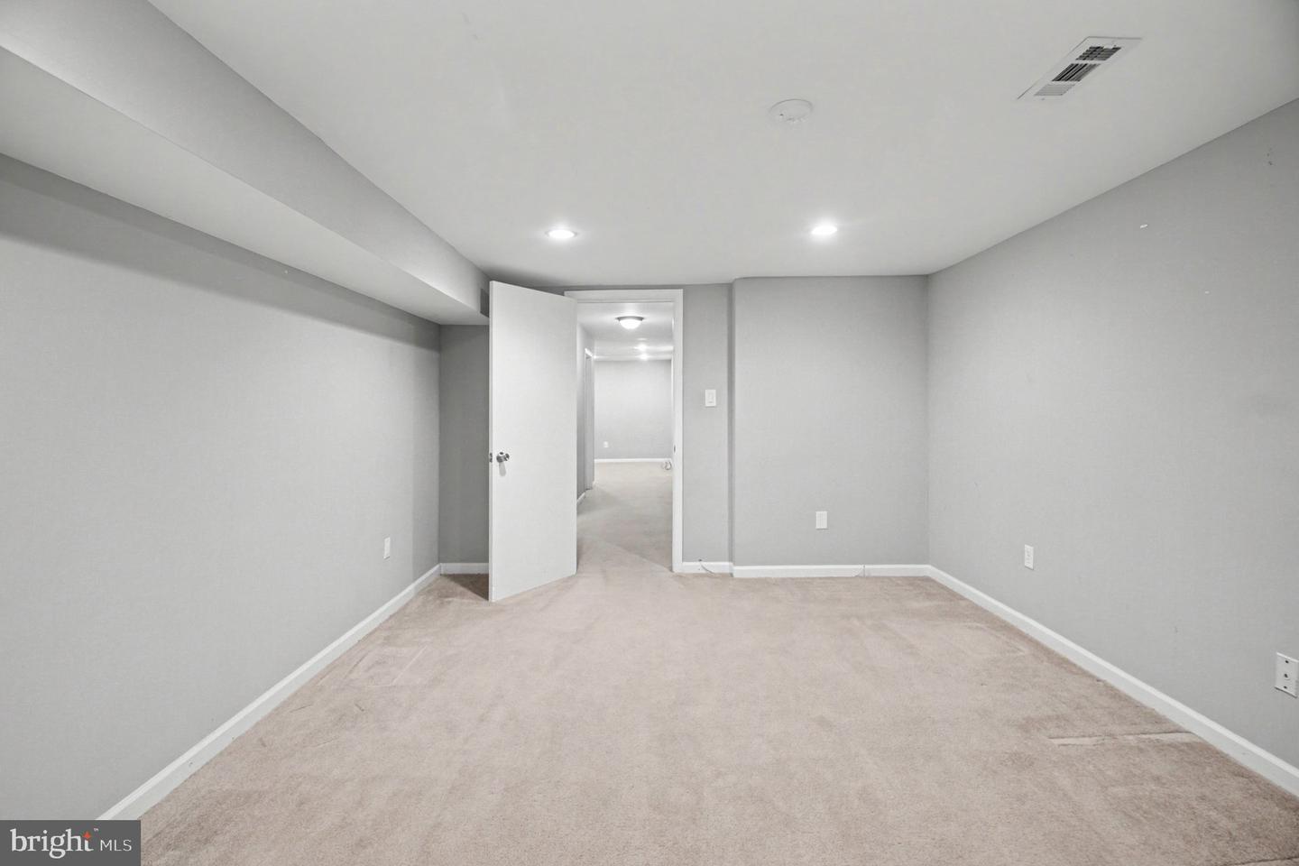 5435 LOMAX WAY, WOODBRIDGE, Virginia 22193, 3 Bedrooms Bedrooms, ,3 BathroomsBathrooms,Residential,For sale,5435 LOMAX WAY,VAPW2112942 MLS # VAPW2112942