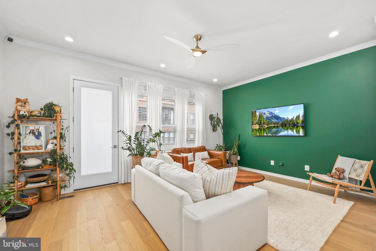 4613 QUINNS MILL WAY, CHANTILLY, Virginia 20151, 3 Bedrooms Bedrooms, ,3 BathroomsBathrooms,Residential,For sale,4613 QUINNS MILL WAY,VAFX2292046 MLS # VAFX2292046