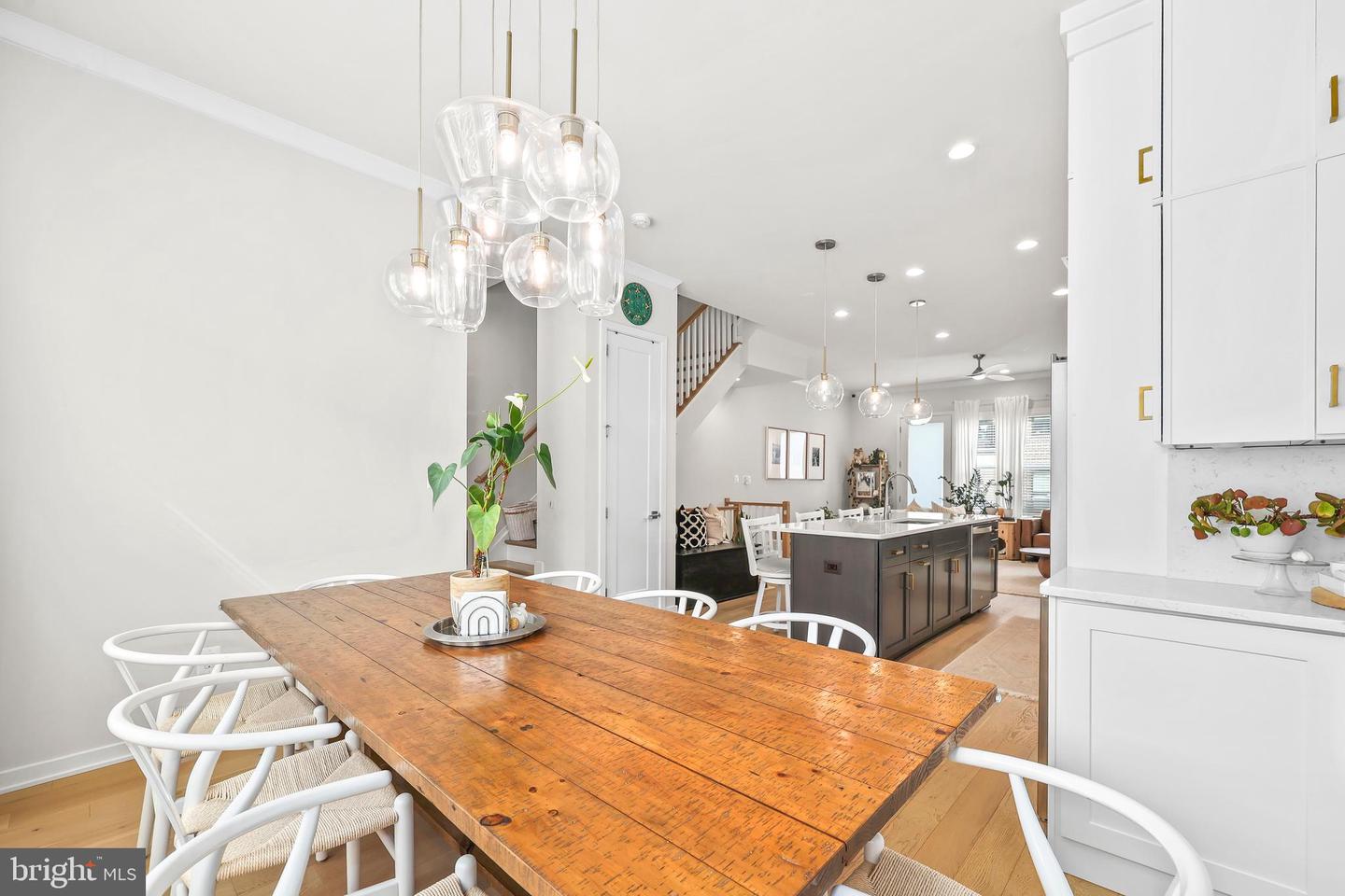 4613 QUINNS MILL WAY, CHANTILLY, Virginia 20151, 3 Bedrooms Bedrooms, ,3 BathroomsBathrooms,Residential,For sale,4613 QUINNS MILL WAY,VAFX2292046 MLS # VAFX2292046