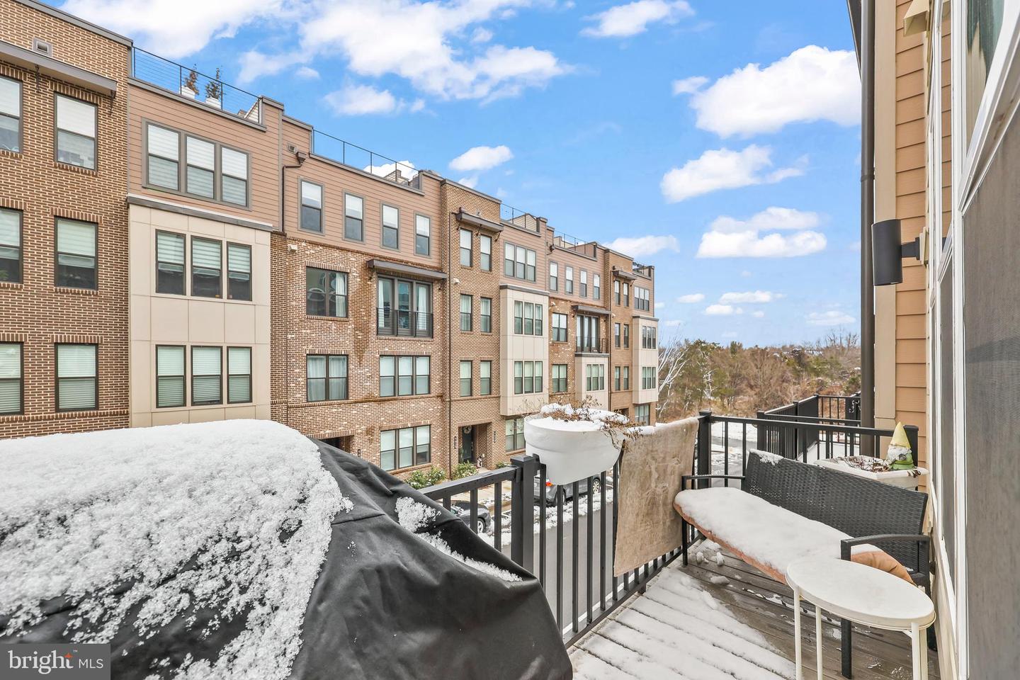 4613 QUINNS MILL WAY, CHANTILLY, Virginia 20151, 3 Bedrooms Bedrooms, ,3 BathroomsBathrooms,Residential,For sale,4613 QUINNS MILL WAY,VAFX2292046 MLS # VAFX2292046