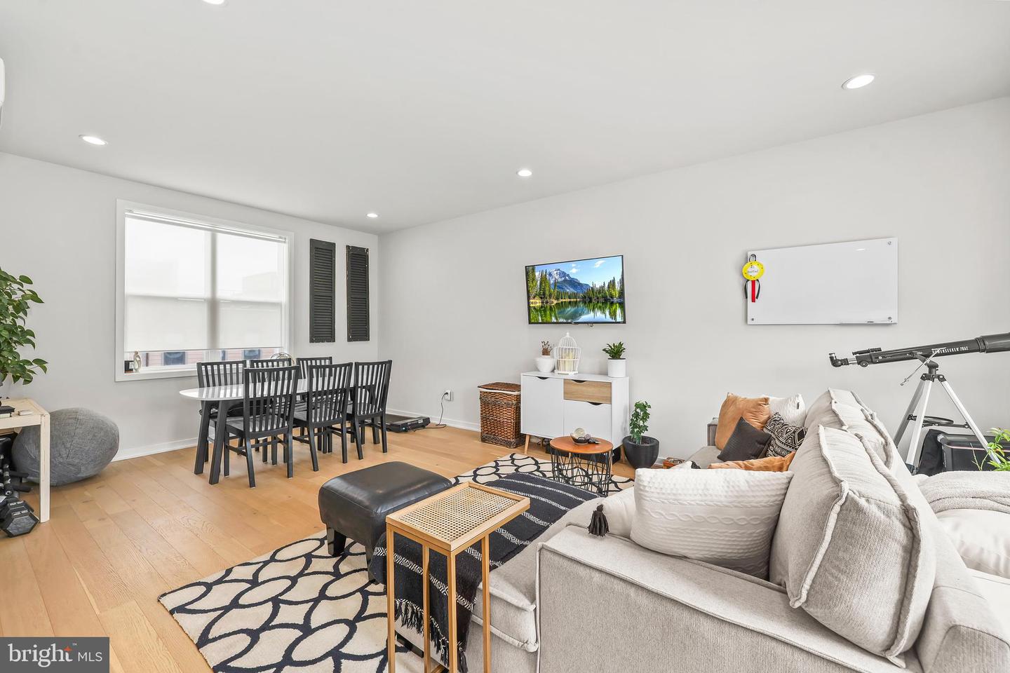 4613 QUINNS MILL WAY, CHANTILLY, Virginia 20151, 3 Bedrooms Bedrooms, ,3 BathroomsBathrooms,Residential,For sale,4613 QUINNS MILL WAY,VAFX2292046 MLS # VAFX2292046