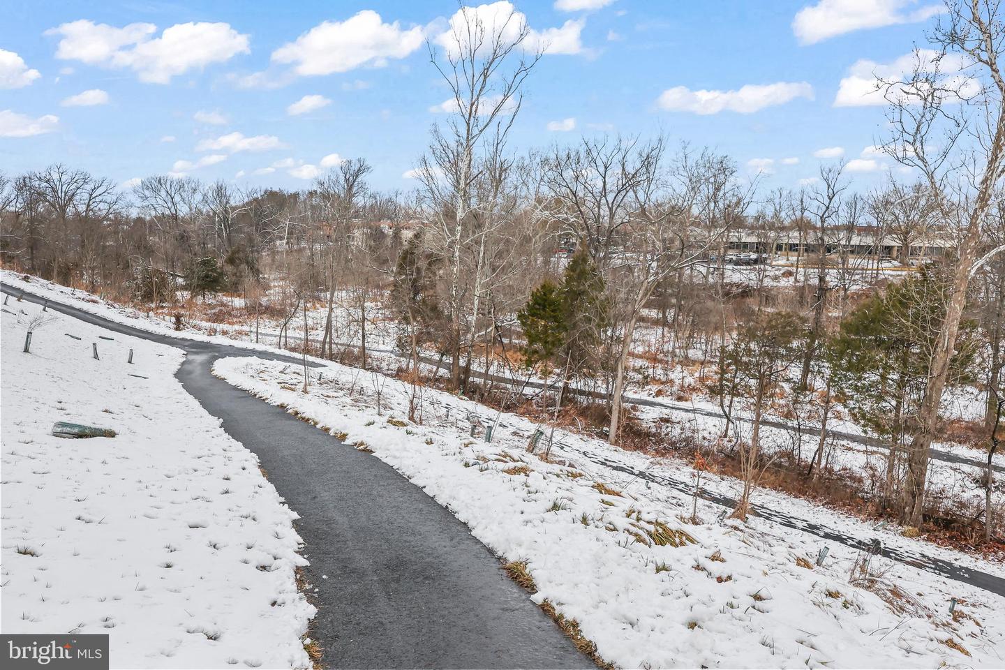 4613 QUINNS MILL WAY, CHANTILLY, Virginia 20151, 3 Bedrooms Bedrooms, ,3 BathroomsBathrooms,Residential,For sale,4613 QUINNS MILL WAY,VAFX2292046 MLS # VAFX2292046