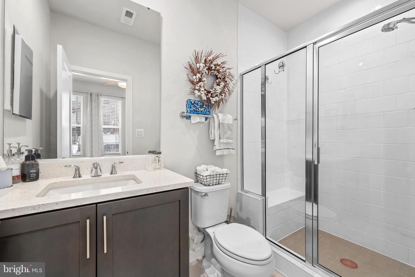 4613 QUINNS MILL WAY, CHANTILLY, Virginia 20151, 3 Bedrooms Bedrooms, ,3 BathroomsBathrooms,Residential,For sale,4613 QUINNS MILL WAY,VAFX2292046 MLS # VAFX2292046