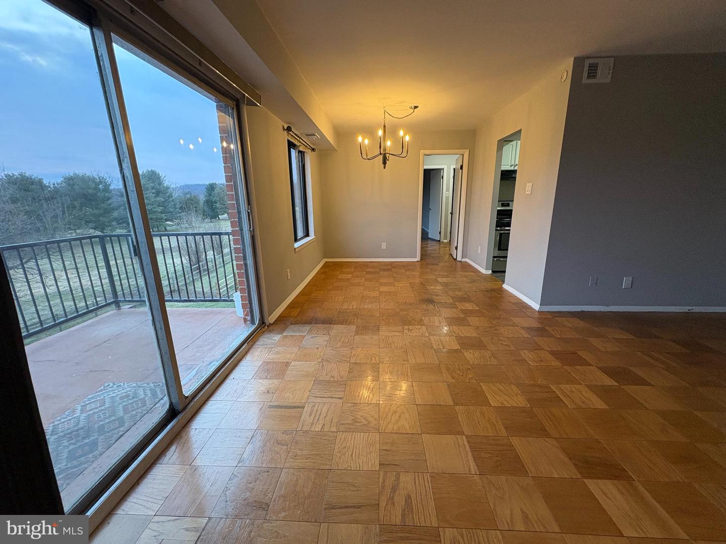 125-C CLUBHOUSE DR SW #10, LEESBURG, Virginia 20175, 2 Bedrooms Bedrooms, ,1 BathroomBathrooms,Residential,For sale,125-C CLUBHOUSE DR SW #10,VALO2116406 MLS # VALO2116406