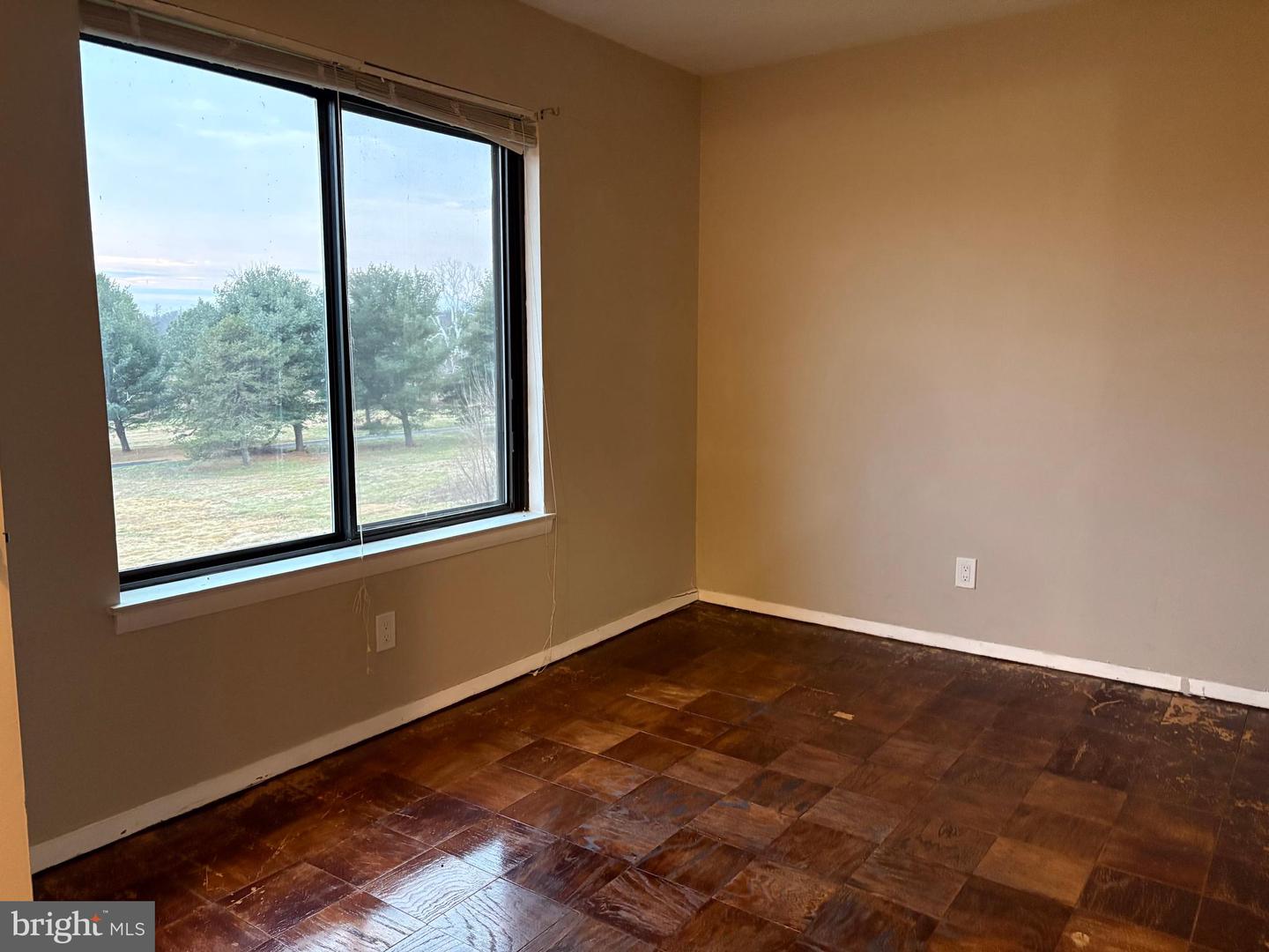 125-C CLUBHOUSE DR SW #10, LEESBURG, Virginia 20175, 2 Bedrooms Bedrooms, ,1 BathroomBathrooms,Residential,For sale,125-C CLUBHOUSE DR SW #10,VALO2116406 MLS # VALO2116406