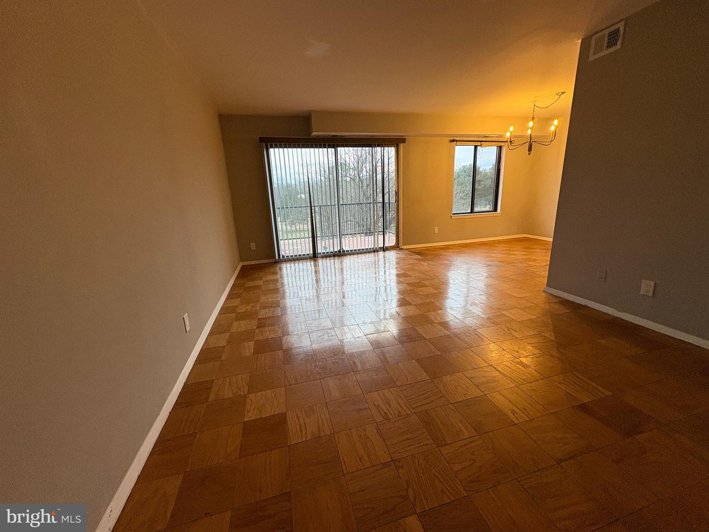 125-C CLUBHOUSE DR SW #10, LEESBURG, Virginia 20175, 2 Bedrooms Bedrooms, ,1 BathroomBathrooms,Residential,For sale,125-C CLUBHOUSE DR SW #10,VALO2116406 MLS # VALO2116406