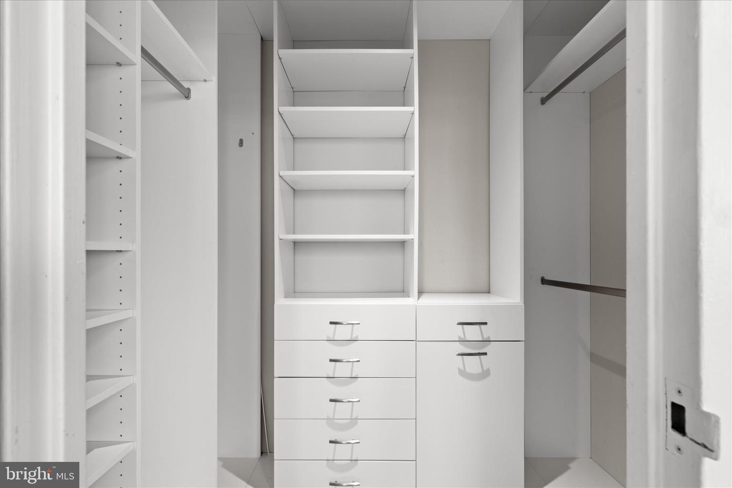 1301 S ARLINGTON RIDGE RD #609, ARLINGTON, Virginia 22202, 1 Bedroom Bedrooms, ,1 BathroomBathrooms,Residential,For sale,1301 S ARLINGTON RIDGE RD #609,VAAR2069138 MLS # VAAR2069138 1301 S ARLINGTON RIDGE RD #609, ARLINGTON, Virginia 22202, 1 Bedroom Bedrooms, ,1 BathroomBathrooms,Residential,For sale,1301 S ARLINGTON RIDGE RD #609,VAAR2069138 MLS # VAAR2069138