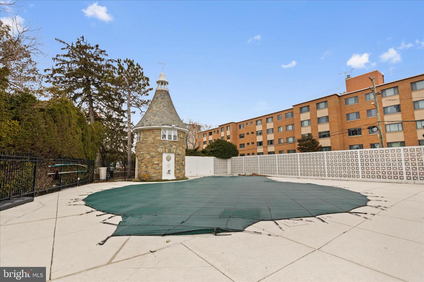 1301 S ARLINGTON RIDGE RD #609, ARLINGTON, Virginia 22202, 1 Bedroom Bedrooms, ,1 BathroomBathrooms,Residential,For sale,1301 S ARLINGTON RIDGE RD #609,VAAR2069138 MLS # VAAR2069138 1301 S ARLINGTON RIDGE RD #609, ARLINGTON, Virginia 22202, 1 Bedroom Bedrooms, ,1 BathroomBathrooms,Residential,For sale,1301 S ARLINGTON RIDGE RD #609,VAAR2069138 MLS # VAAR2069138