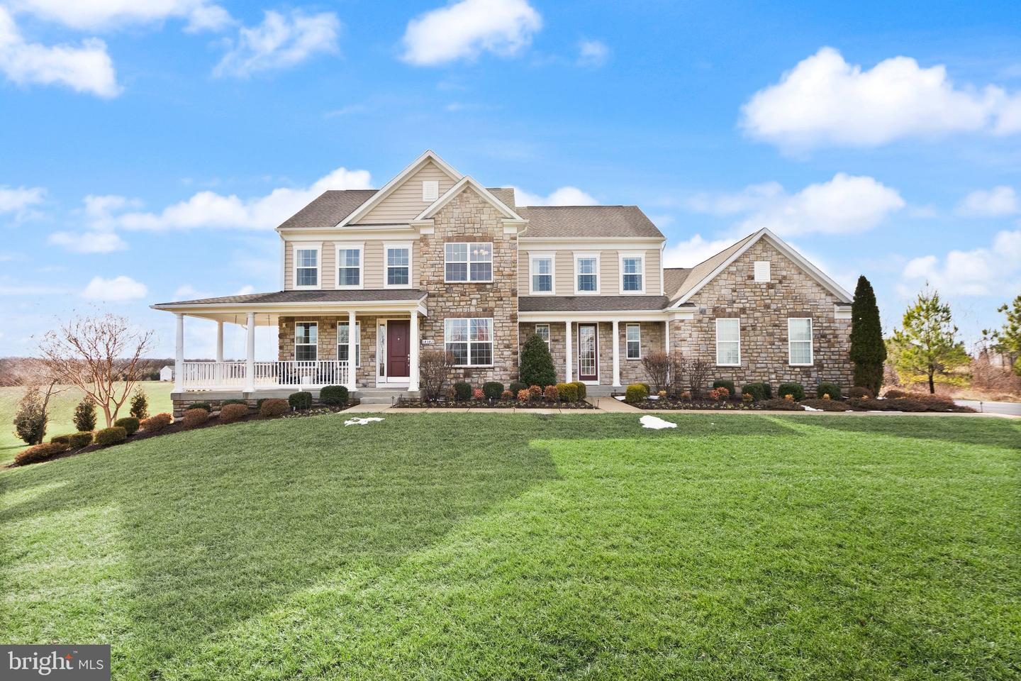 14342 TROTTERS RIDGE PL, NOKESVILLE, Virginia 20181, 5 Bedrooms Bedrooms, ,5 BathroomsBathrooms,Residential,For sale,14342 TROTTERS RIDGE PL,VAPW2112976 MLS # VAPW2112976