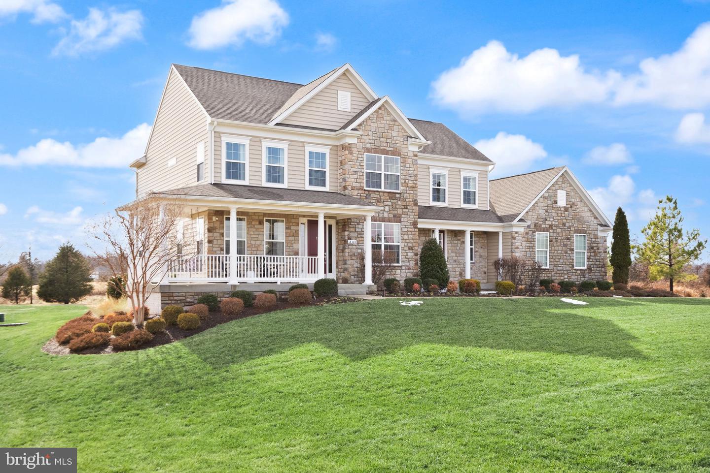 14342 TROTTERS RIDGE PL, NOKESVILLE, Virginia 20181, 5 Bedrooms Bedrooms, ,5 BathroomsBathrooms,Residential,For sale,14342 TROTTERS RIDGE PL,VAPW2112976 MLS # VAPW2112976