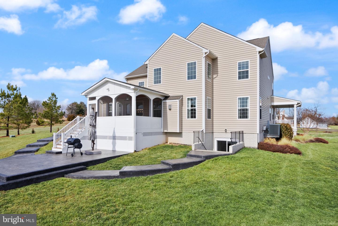 14342 TROTTERS RIDGE PL, NOKESVILLE, Virginia 20181, 5 Bedrooms Bedrooms, ,5 BathroomsBathrooms,Residential,For sale,14342 TROTTERS RIDGE PL,VAPW2112976 MLS # VAPW2112976