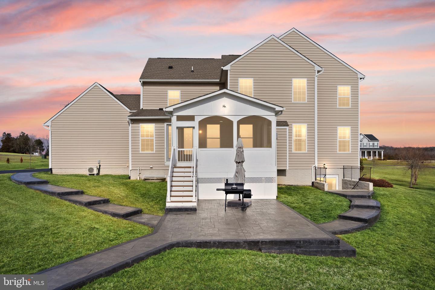 14342 TROTTERS RIDGE PL, NOKESVILLE, Virginia 20181, 5 Bedrooms Bedrooms, ,5 BathroomsBathrooms,Residential,For sale,14342 TROTTERS RIDGE PL,VAPW2112976 MLS # VAPW2112976