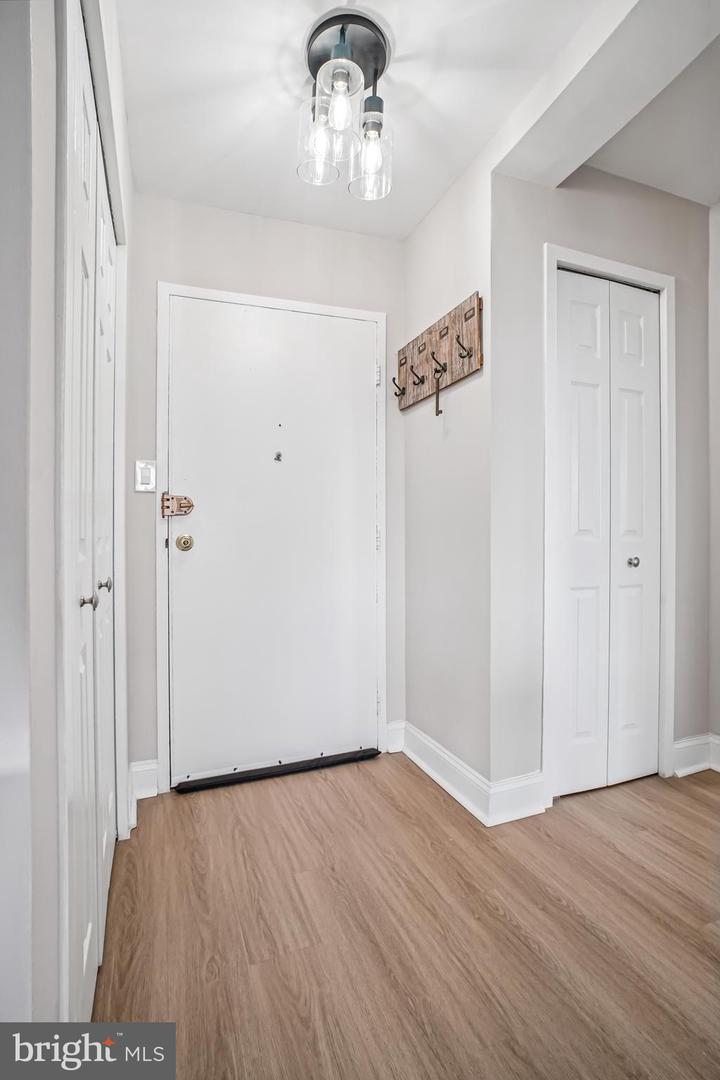 6621 WAKEFIELD DR #812, ALEXANDRIA, Virginia 22307, 1 Bedroom Bedrooms, 5 Rooms Rooms,1 BathroomBathrooms,Residential,For sale,6621 WAKEFIELD DR #812,VAFX2292162 MLS # VAFX2292162