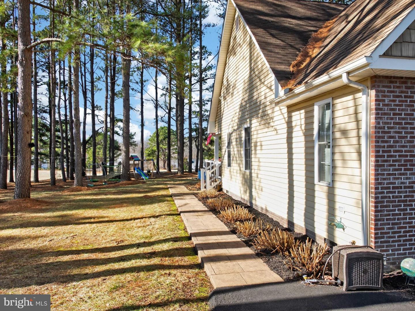 117 WOODGER CIR, LOUISA, Virginia 23093, 4 Bedrooms Bedrooms, ,2 BathroomsBathrooms,Residential,For sale,117 WOODGER CIR,VALA2009322 MLS # VALA2009322