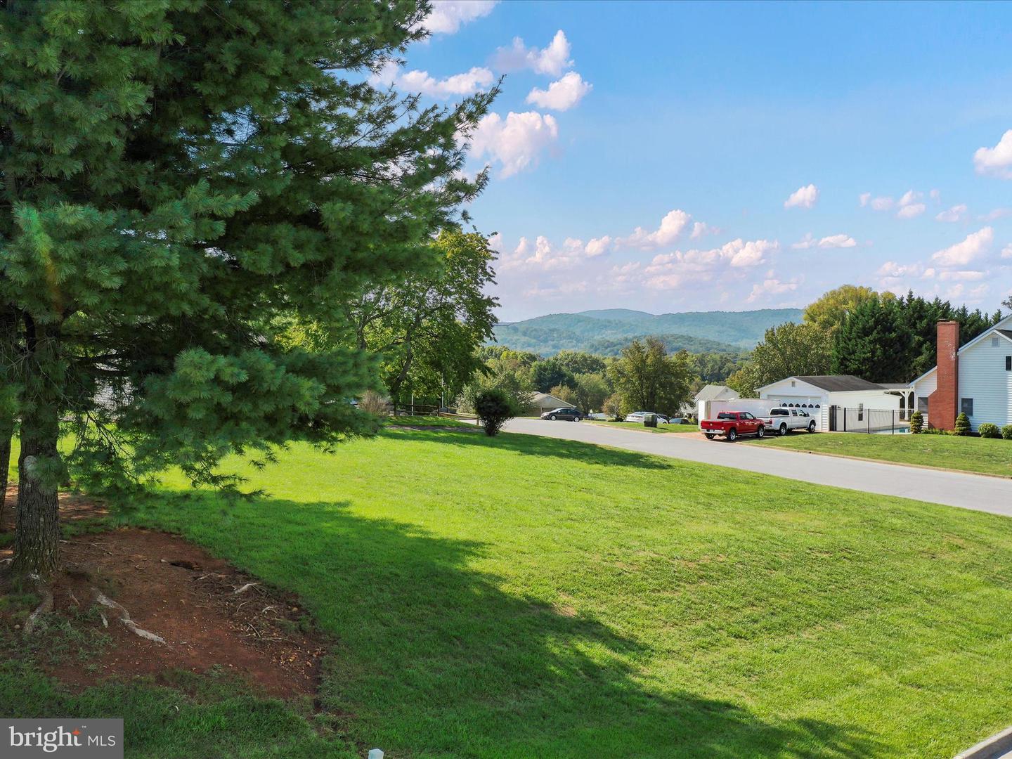 1055 GOODVIEW DR, FRONT ROYAL, Virginia 22630, 5 Bedrooms Bedrooms, ,3 BathroomsBathrooms,Residential,For sale,1055 GOODVIEW DR,VAWR2013480 MLS # VAWR2013480