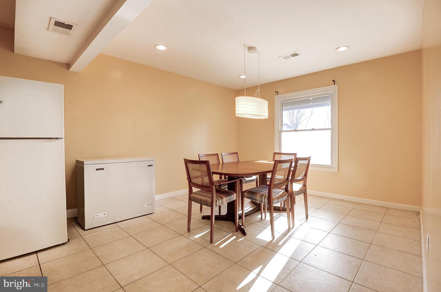 1118 S WILLIAMSBURG CT, STERLING, Virginia 20164, 4 Bedrooms Bedrooms, ,2 BathroomsBathrooms,Residential,For sale,1118 S WILLIAMSBURG CT,VALO2116470 MLS # VALO2116470