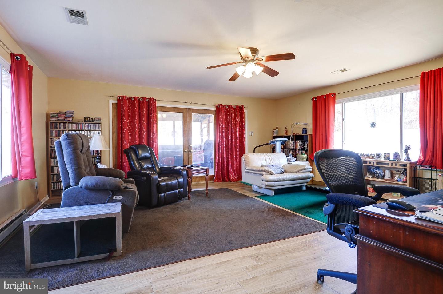 1118 S WILLIAMSBURG CT, STERLING, Virginia 20164, 4 Bedrooms Bedrooms, ,2 BathroomsBathrooms,Residential,For sale,1118 S WILLIAMSBURG CT,VALO2116470 MLS # VALO2116470