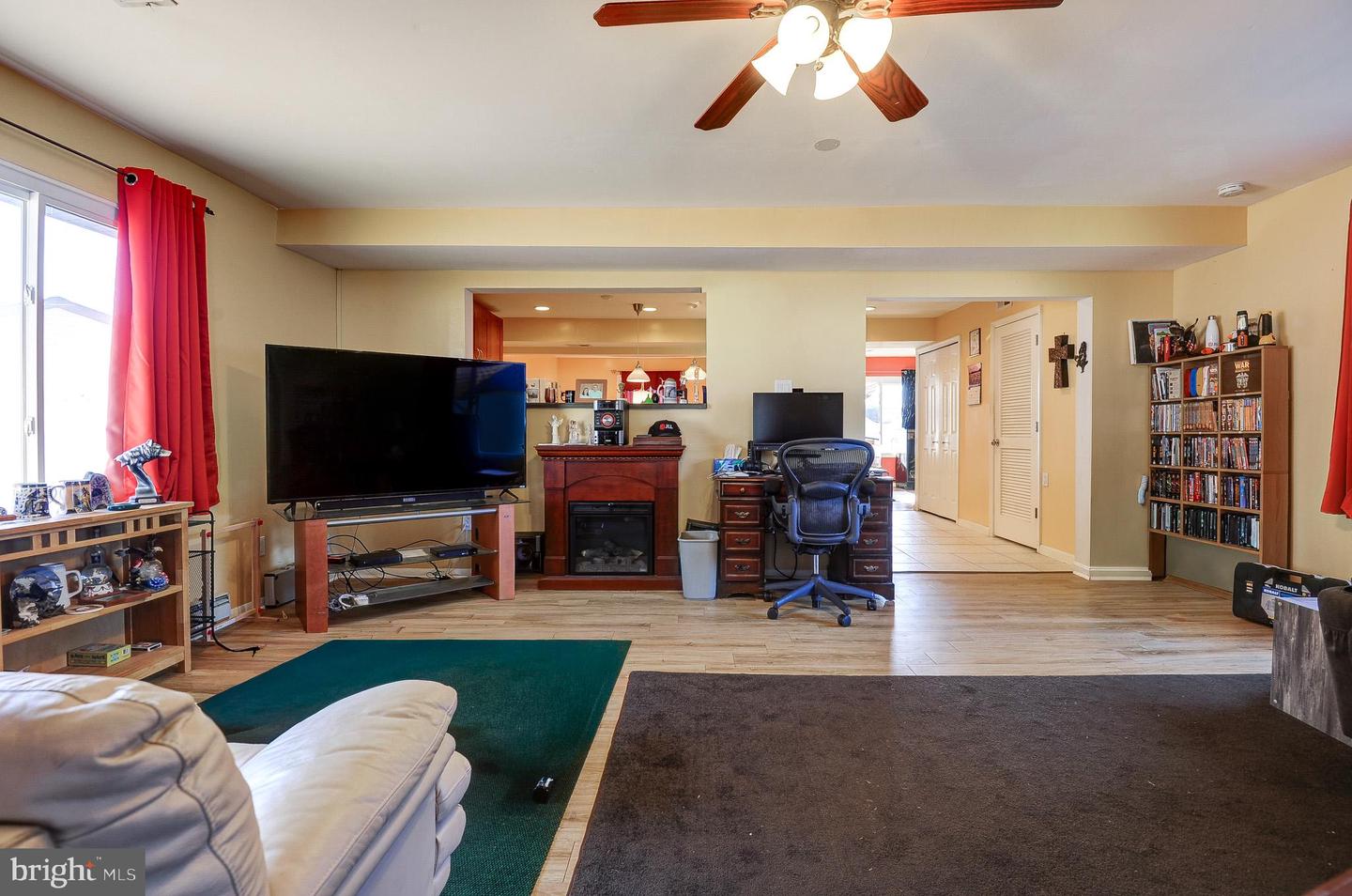 1118 S WILLIAMSBURG CT, STERLING, Virginia 20164, 4 Bedrooms Bedrooms, ,2 BathroomsBathrooms,Residential,For sale,1118 S WILLIAMSBURG CT,VALO2116470 MLS # VALO2116470