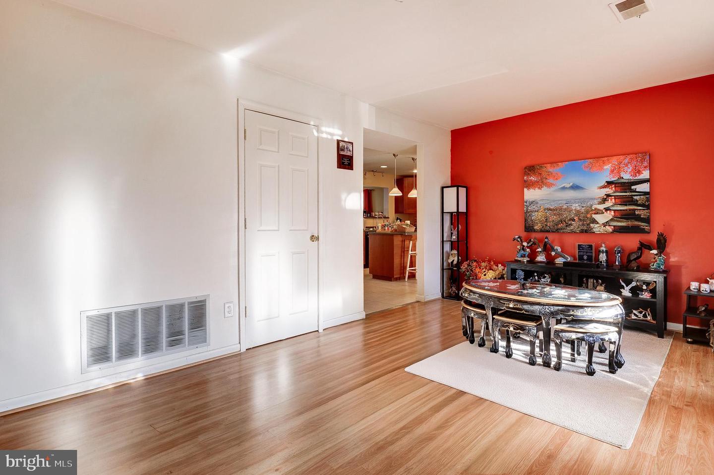 1118 S WILLIAMSBURG CT, STERLING, Virginia 20164, 4 Bedrooms Bedrooms, ,2 BathroomsBathrooms,Residential,For sale,1118 S WILLIAMSBURG CT,VALO2116470 MLS # VALO2116470